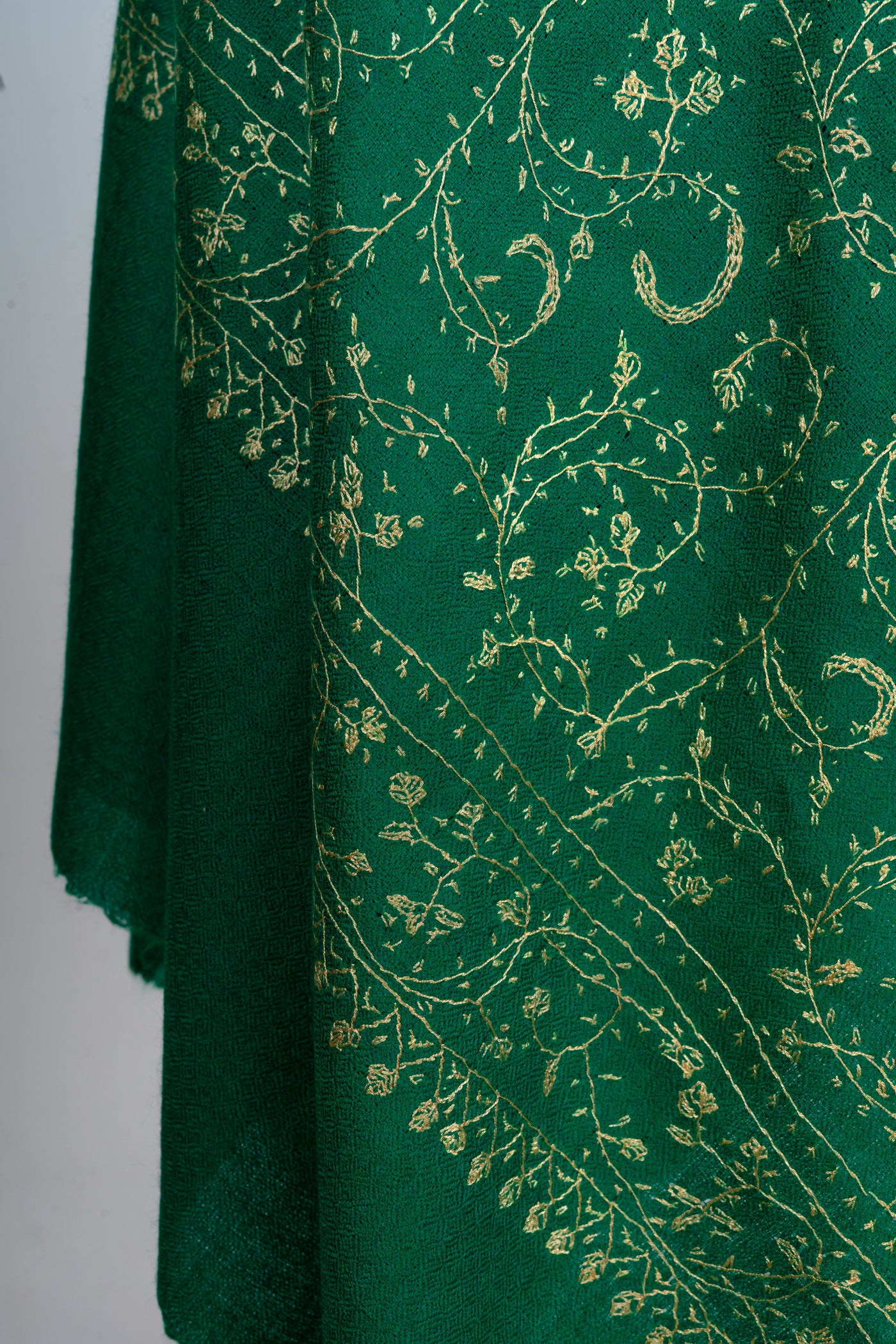 Sabz Gulshan: Sozni Hand-Embroidered Merino Wool Scarf