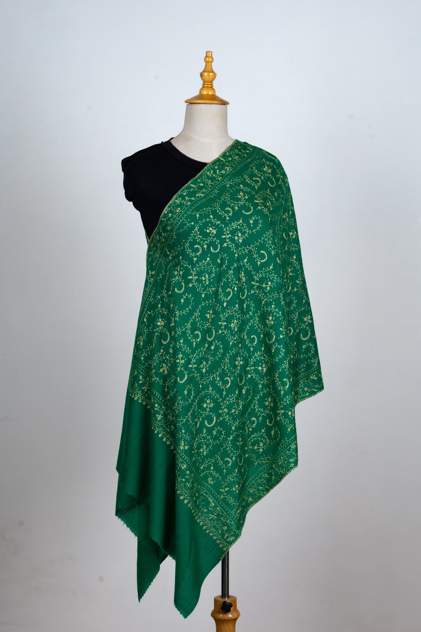 Sabz Gulshan: Sozni Hand-Embroidered Merino Wool Scarf
