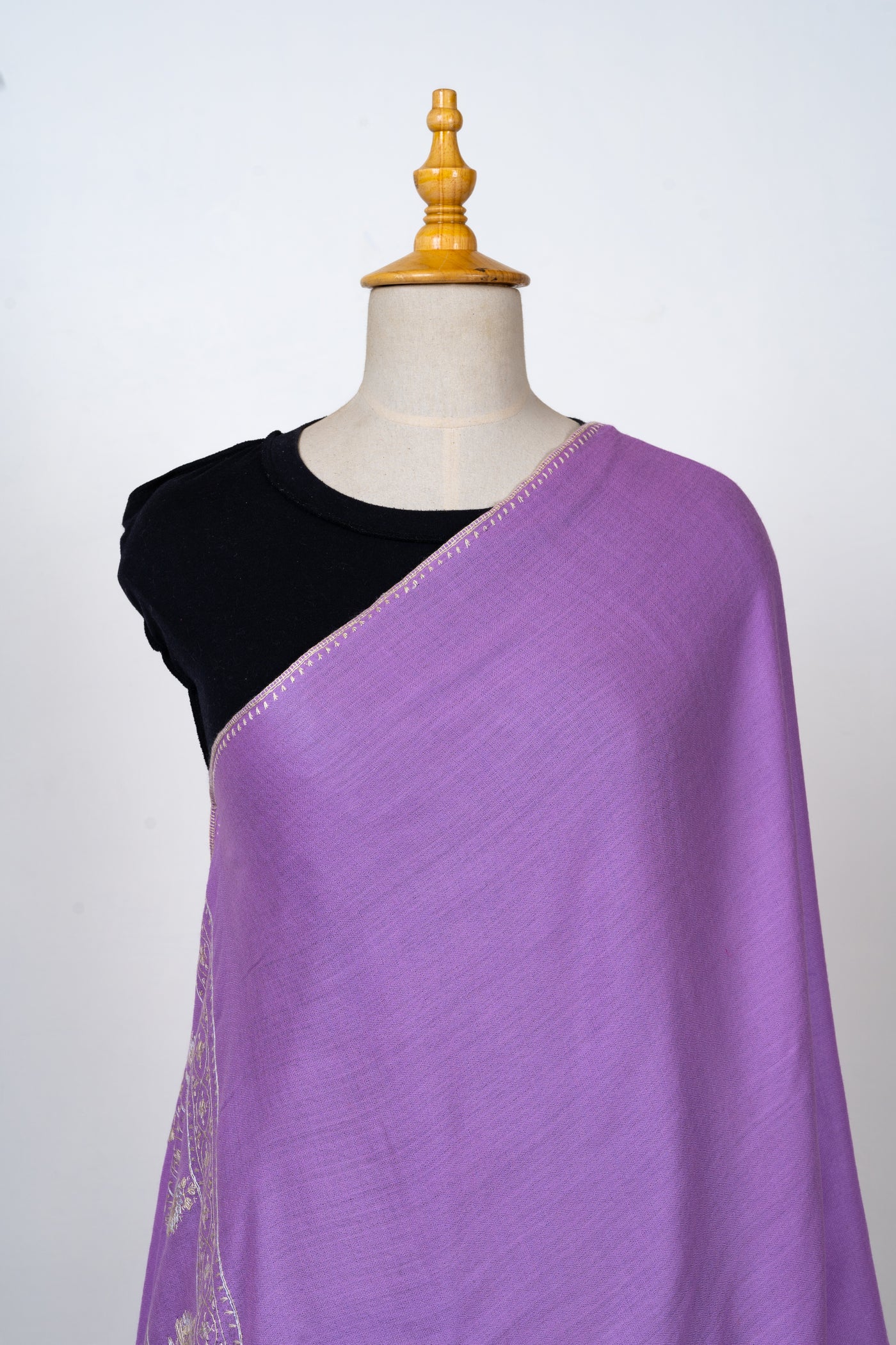 Noor-e-Banafsha: Lilac Sozni Hand-Embroidered Scarf