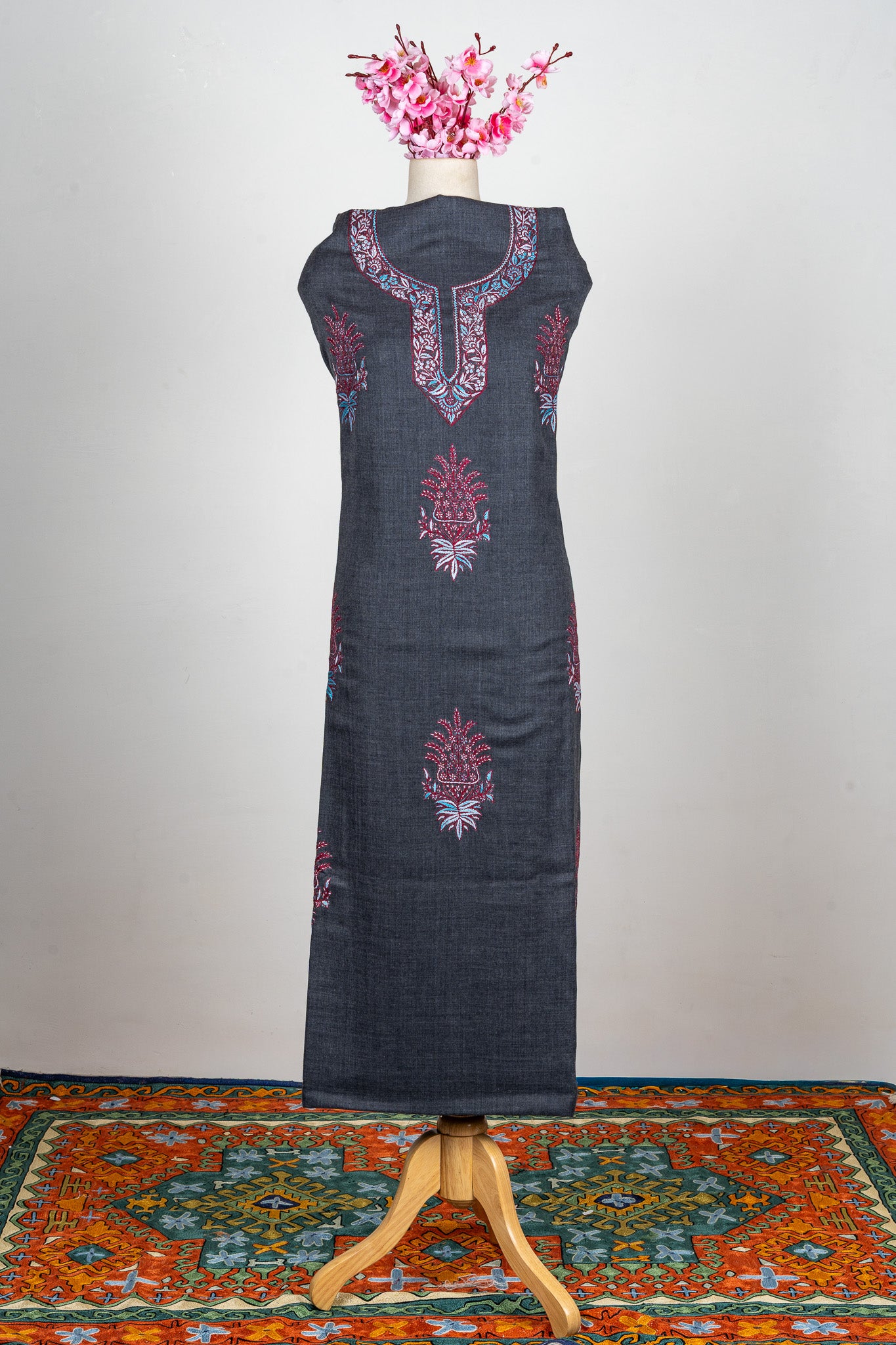 Charcoal Majesty Sozni Hand Embroidered Suit