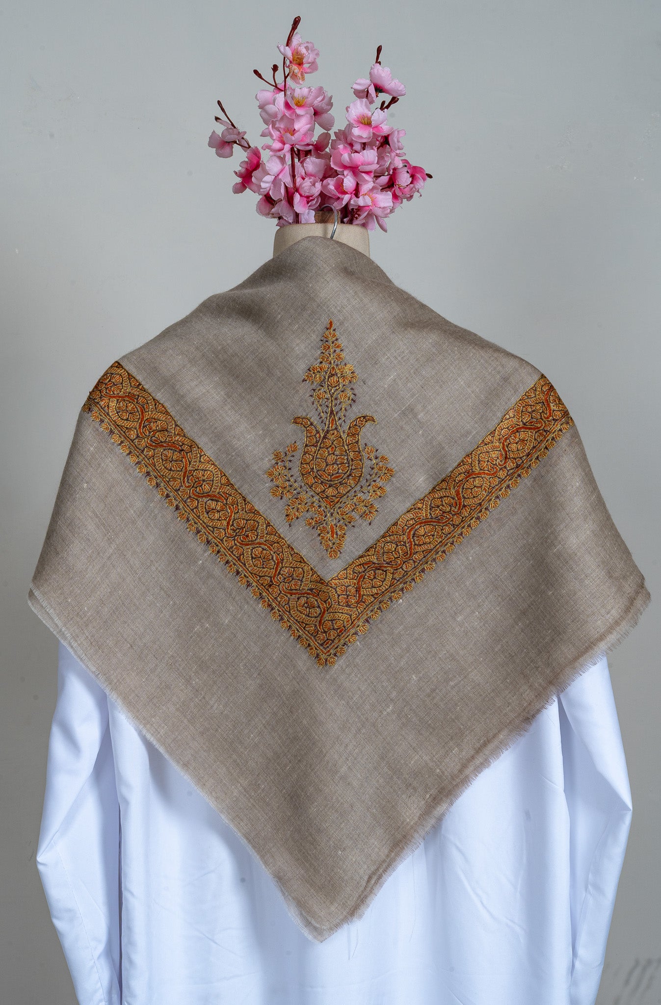 Amber Drift Rumal — Pure Pashmina Sozni Hand Embroidered