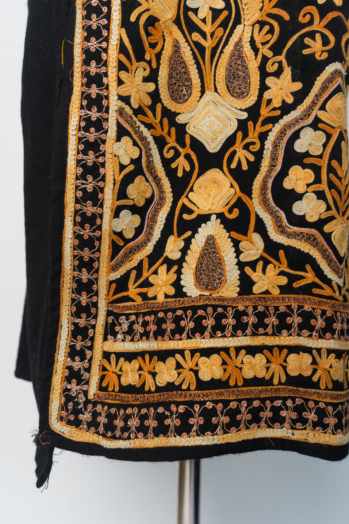Majestic Ebony Kashmiri Pheran with Tilla & Aari Embroidery