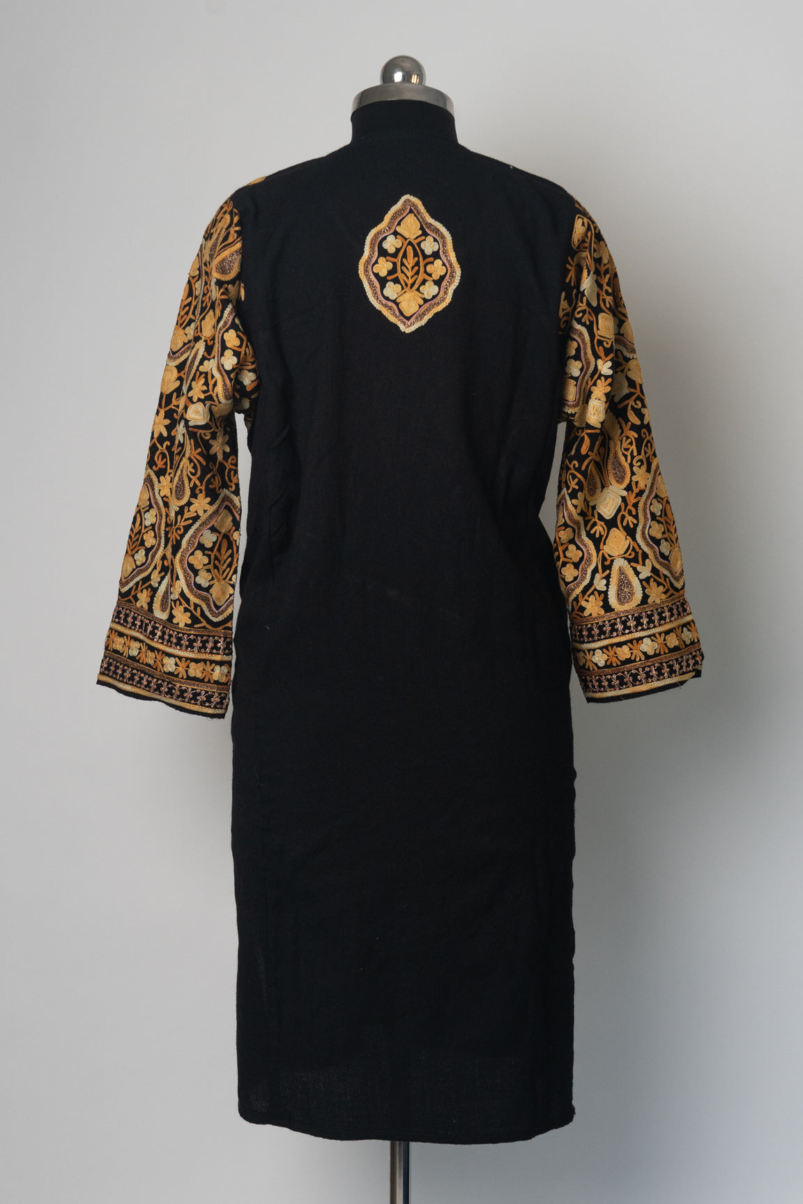Majestic Ebony Kashmiri Pheran with Tilla & Aari Embroidery
