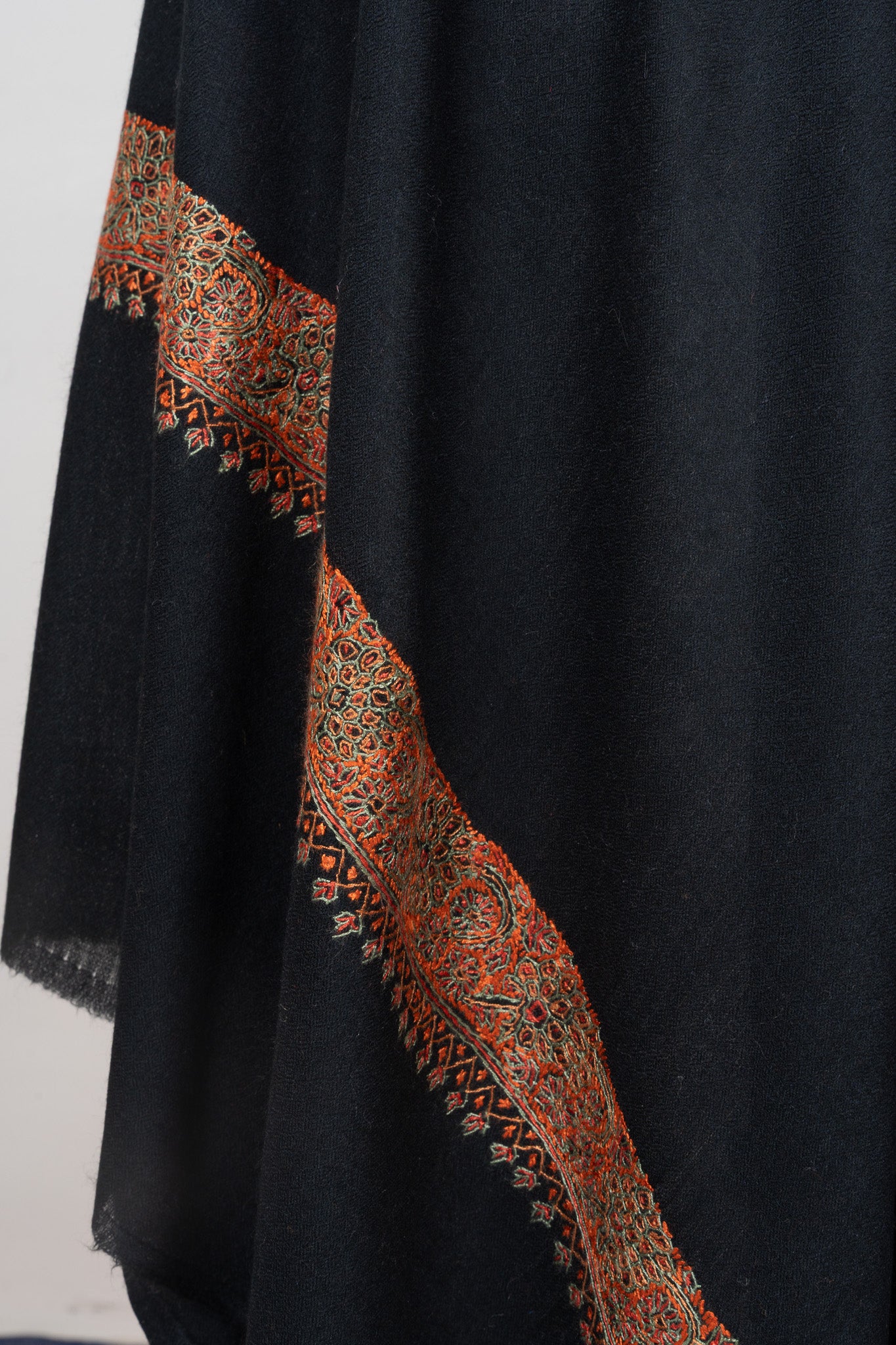 Noir Legacy — 2.5 Yards Sozni Hand-Embroidered Shawl