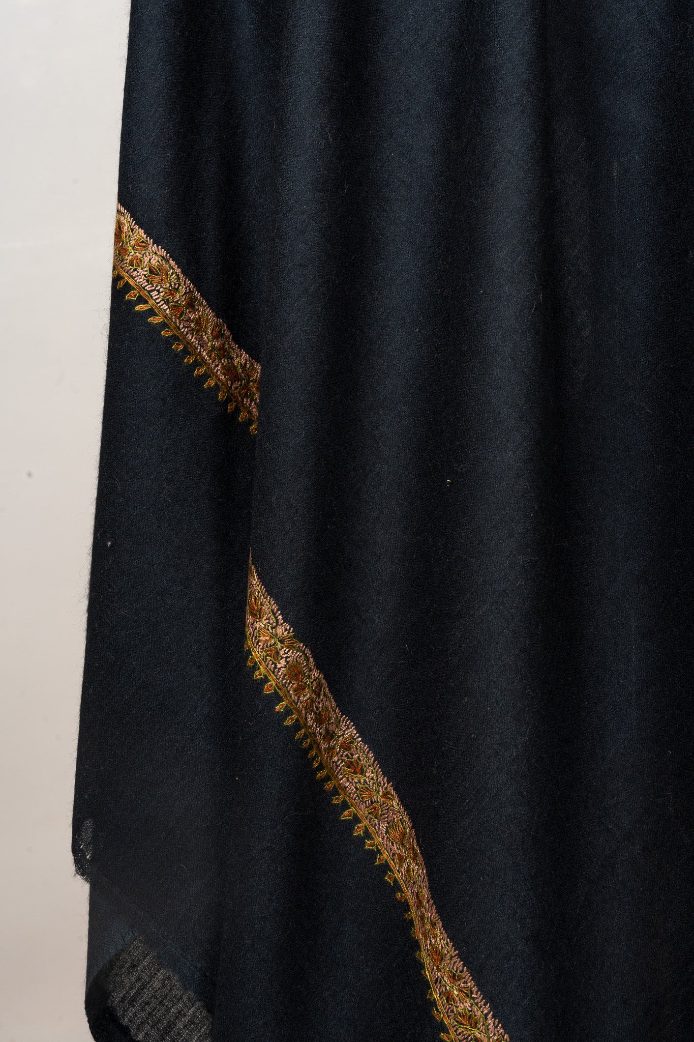 Obsidian Charm — 2.5 Yards Sozni Hand-Embroidered Shawl