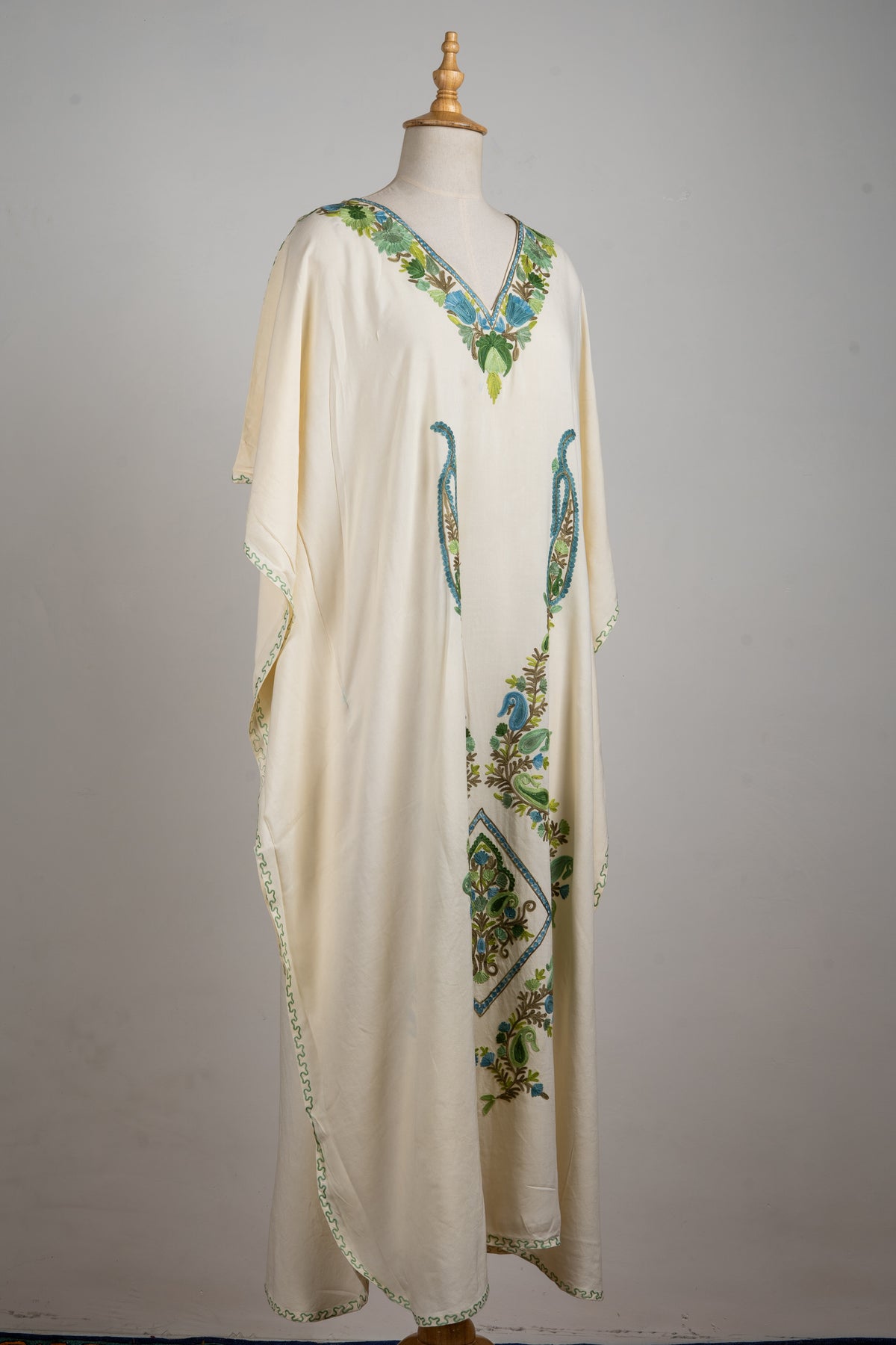 Ivory Grace Aari Embroidered Kaftans with Paisley Touch