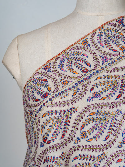 Sozni Hand Embroidered Pashmina: Ivory Flowing Paisley Wave