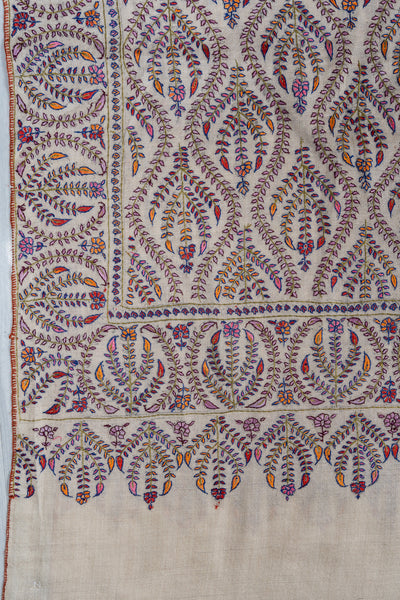 Sozni Hand Embroidered Pashmina: Ivory Flowing Paisley Wave