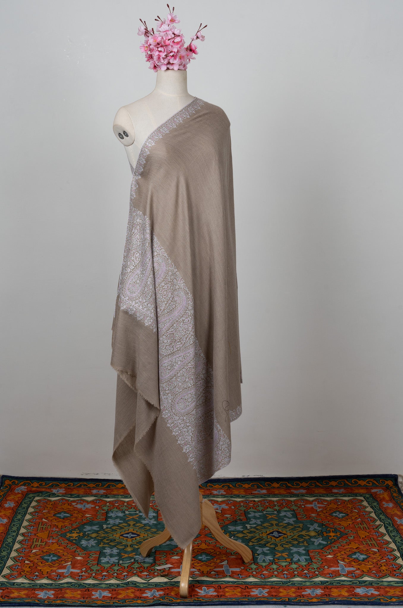 Sozni Hand Embroidered Pashmina: Mocha White Paisley Corner Frame