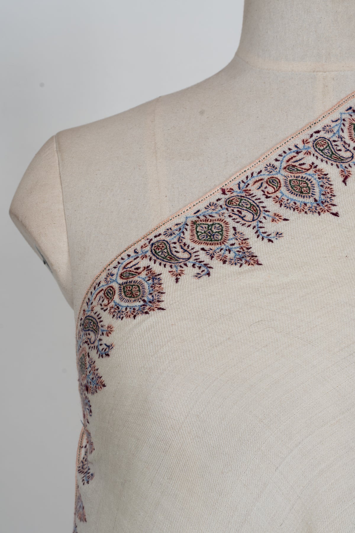 Heritage Bloom: Kani border Pure Pashmina Sozni Hand Woven Shawl ...