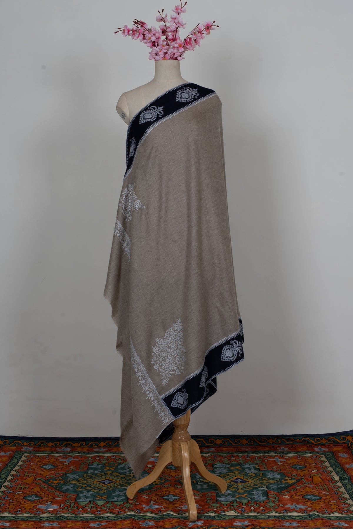 Midnight Contrast: Pure Pashmina Sozni Hand Embroidered Shawl