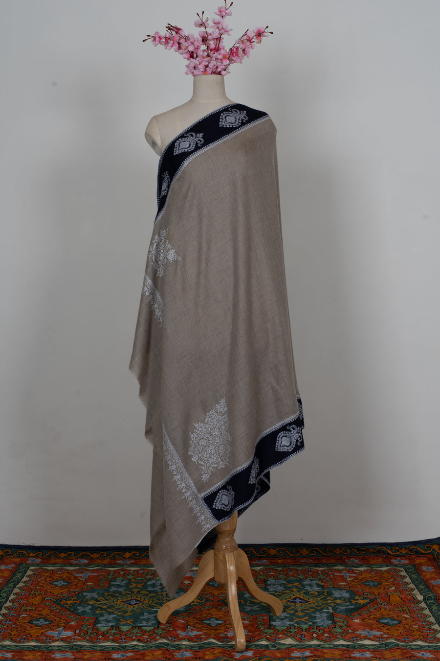 Midnight Contrast: Pure Pashmina Sozni Hand Embroidered Shawl