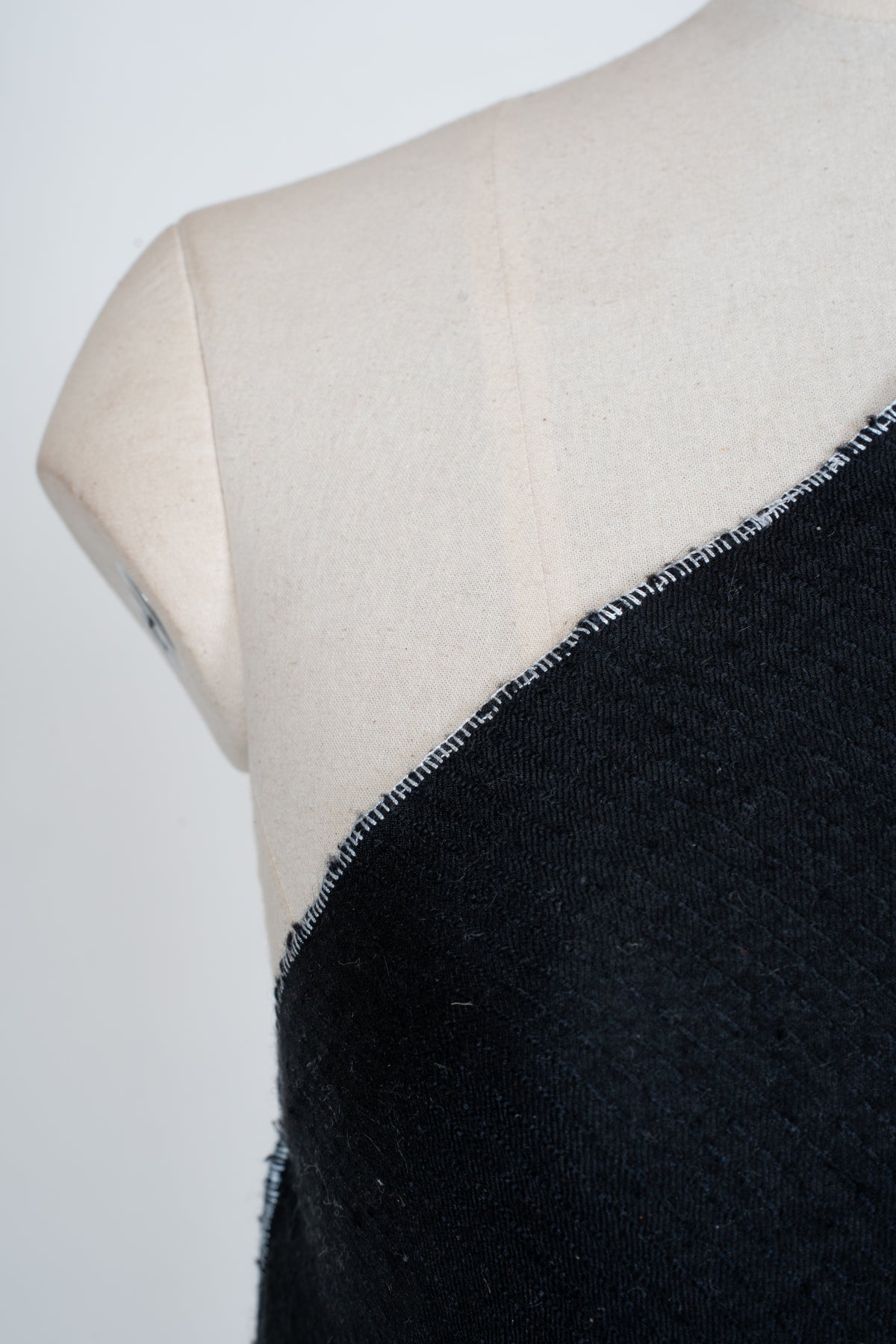 Noir Heritage: Pure Pashmina Sozni Hand Embroidered Shawl