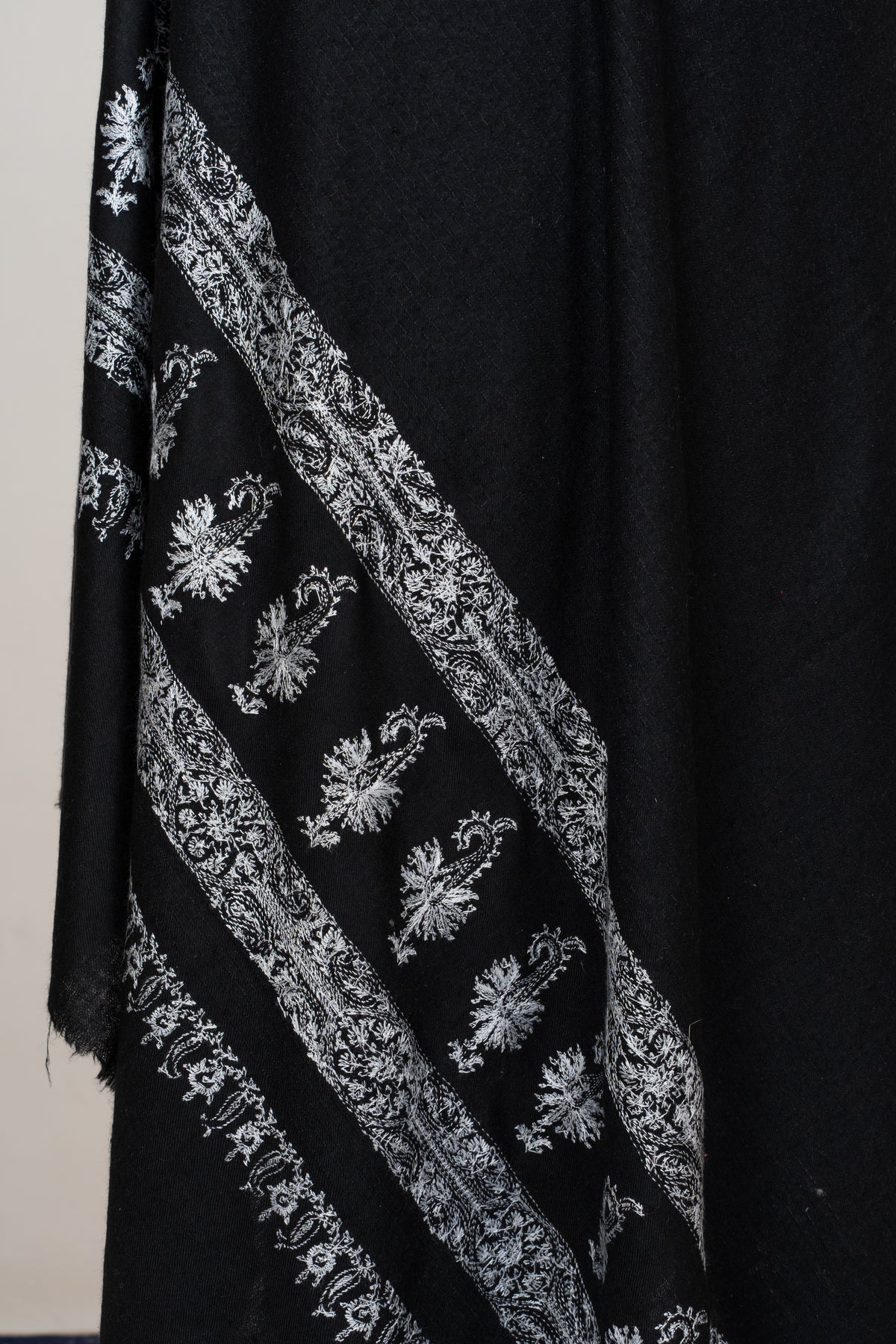 Noir Heritage: Pure Pashmina Sozni Hand Embroidered Shawl