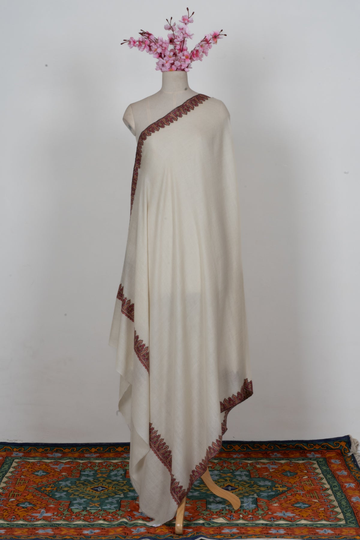 Ivory Regal Border: pure pashmina Hand Embroidered 2.5 Yards Shawl