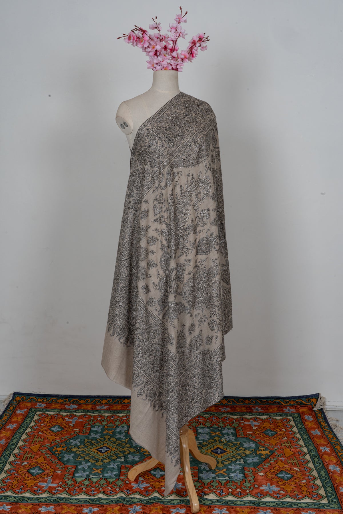 Pure Pashmina Sozni Hand Embroidered 2.5 Yards Shawl: Ivory Whisper Paisley