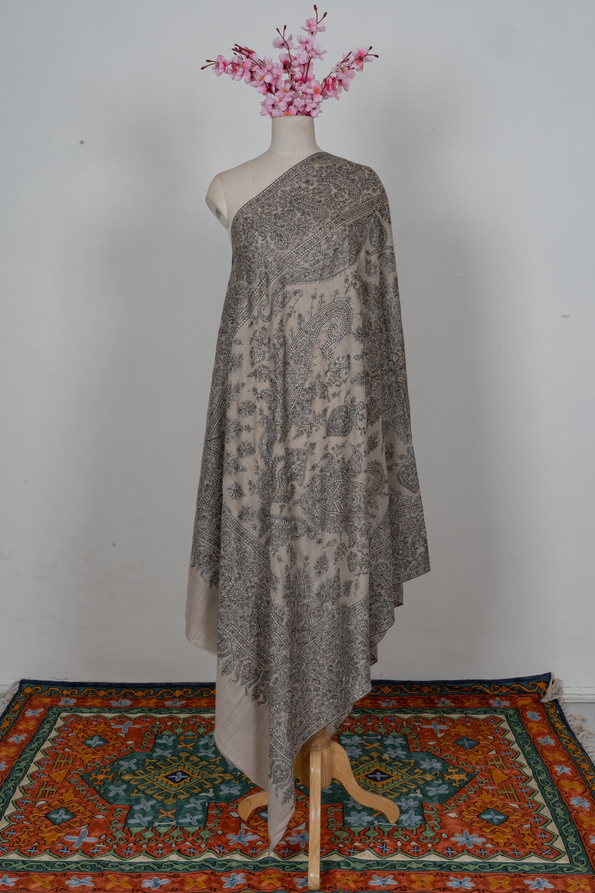 Pure Pashmina Sozni Hand Embroidered 2.5 Yards Shawl: Ivory Whisper Paisley