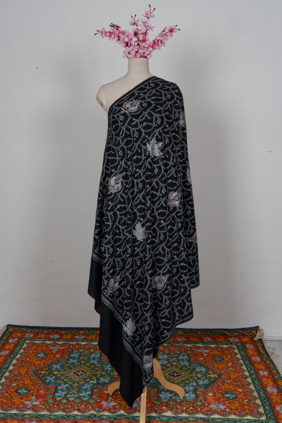Pure Pashmina Sozni Hand Embroidered 2.5 Yards Shawl: Midnight Vine Elegance