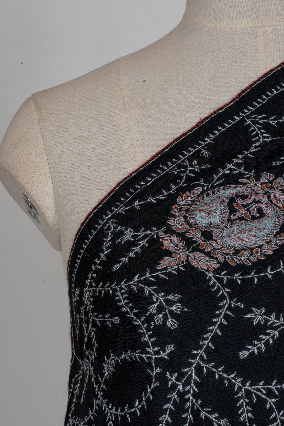 Pure Pashmina Sozni Hand Embroidered 2.5 Yards Shawl: Midnight Vine Elegance
