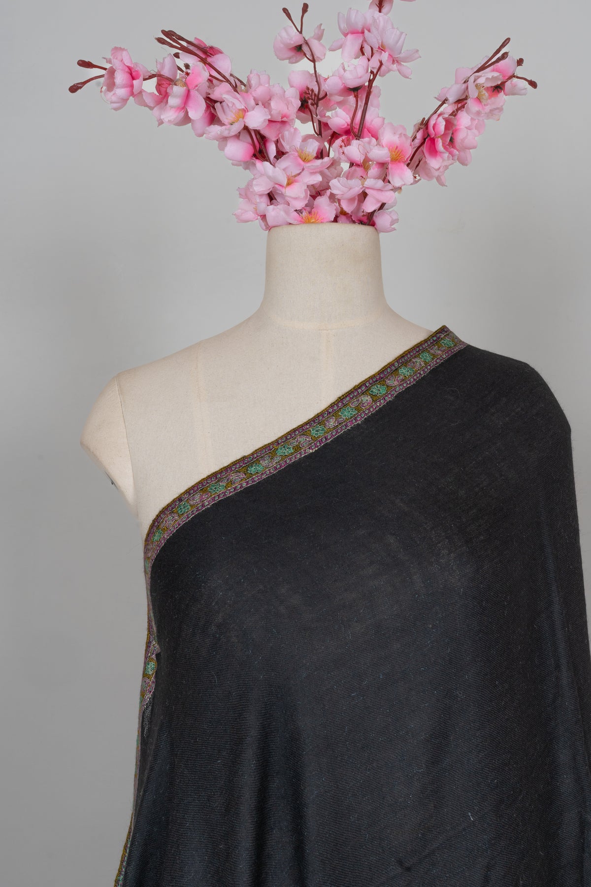 Noir Border Classic: Pure Pashmina Sozni Hand Embroidered 2.5 Yards Shawl