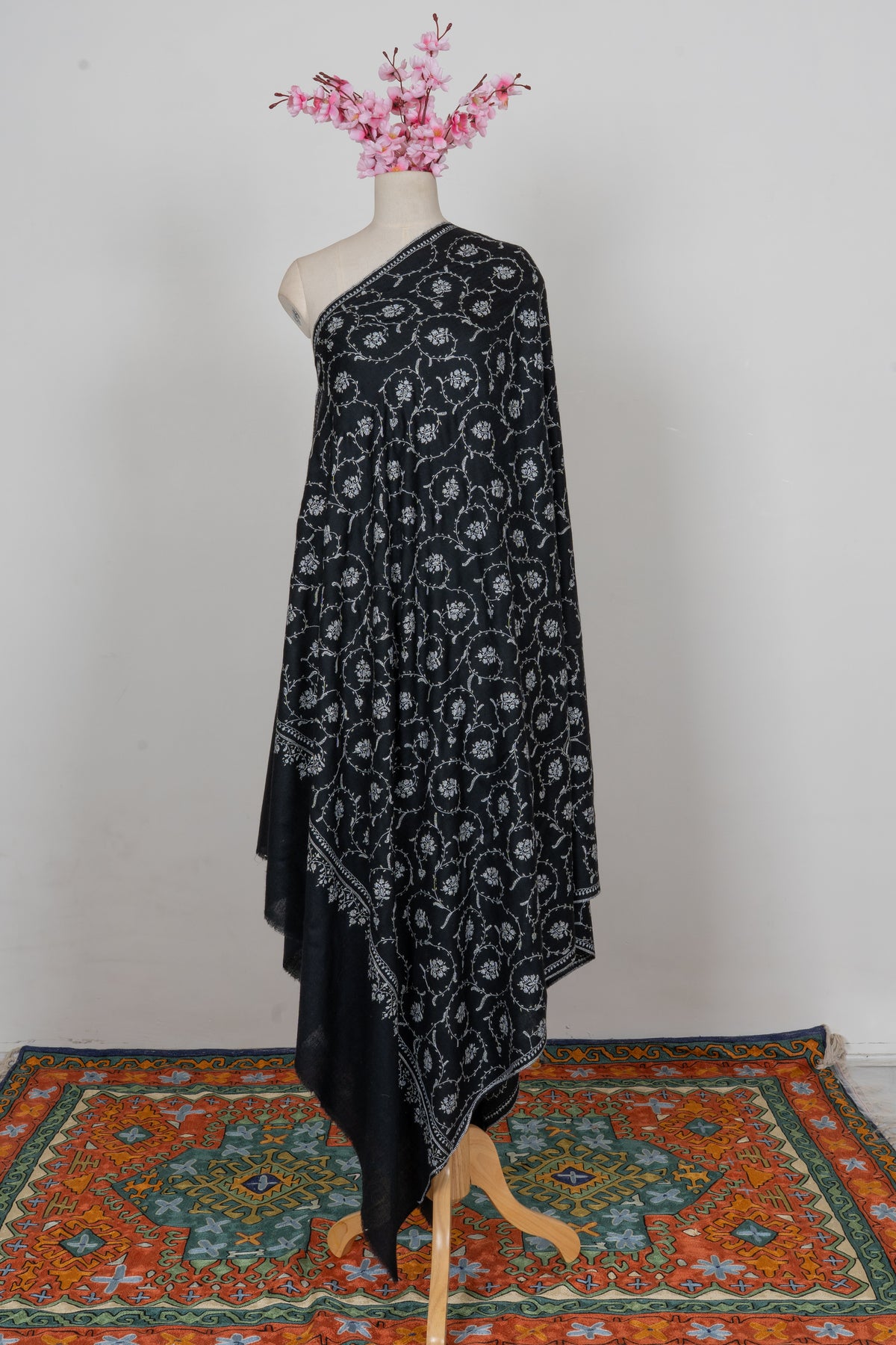 Ebony Floral Lattice: Pure Pashmina Hand Embroidered Shawl
