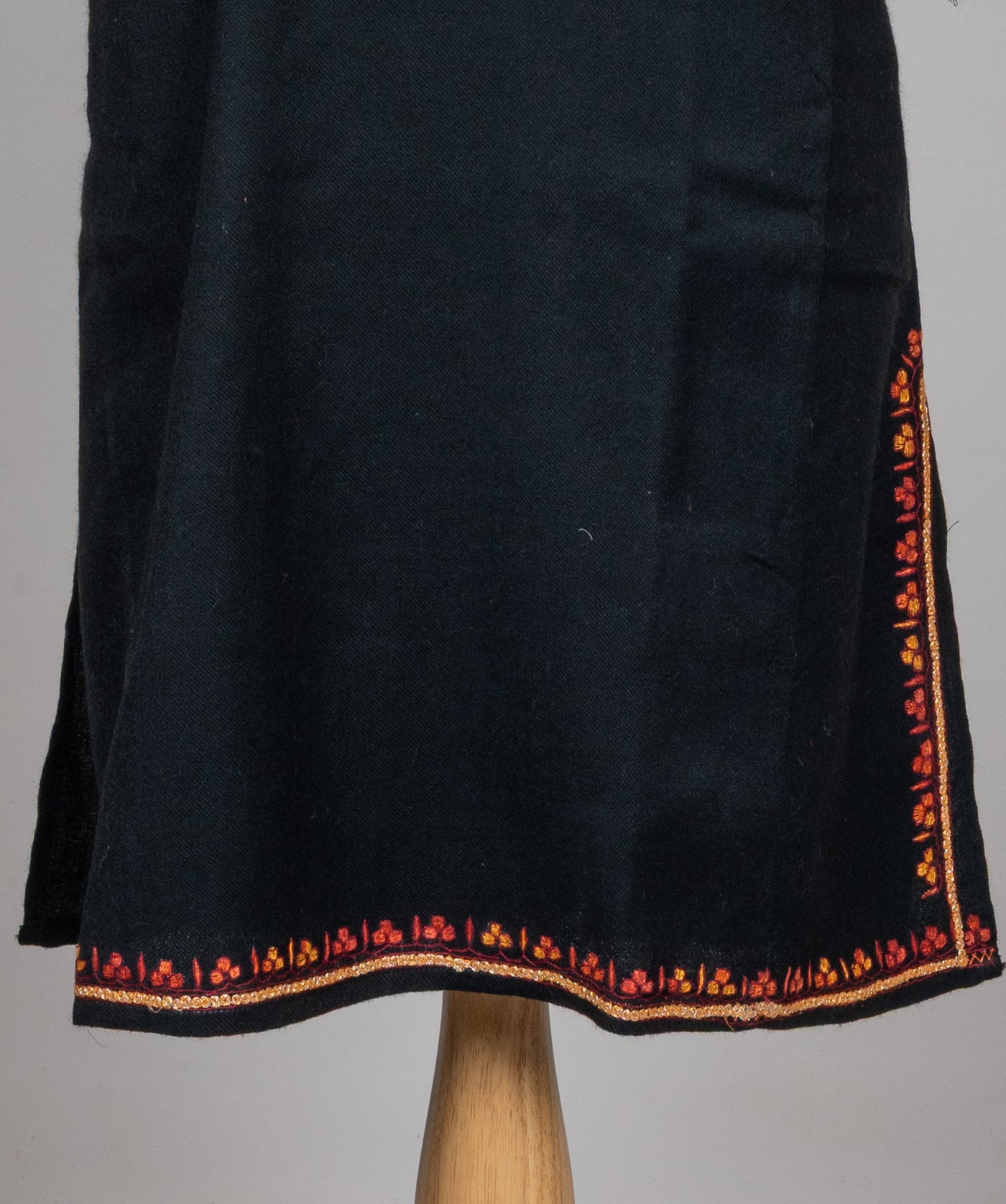 Midnight Border Sozni Hand Embroidered Pheran