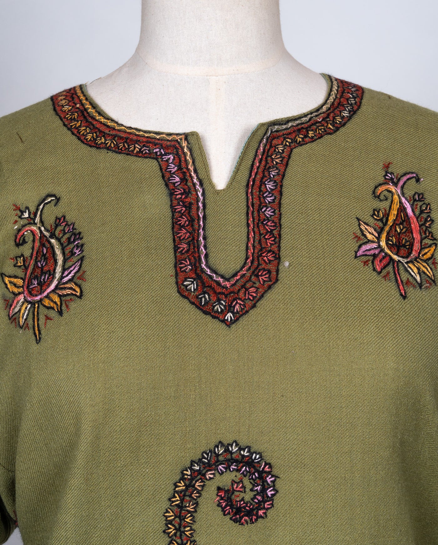 Olive Paisley Sozni Hand Embroidered Pheran
