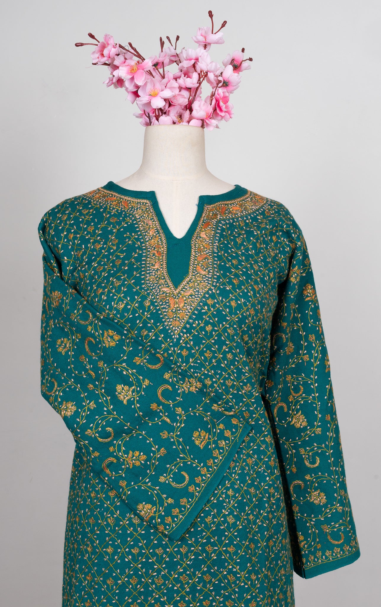 Jade Lattice Sozni Hand Embroidered Pheran