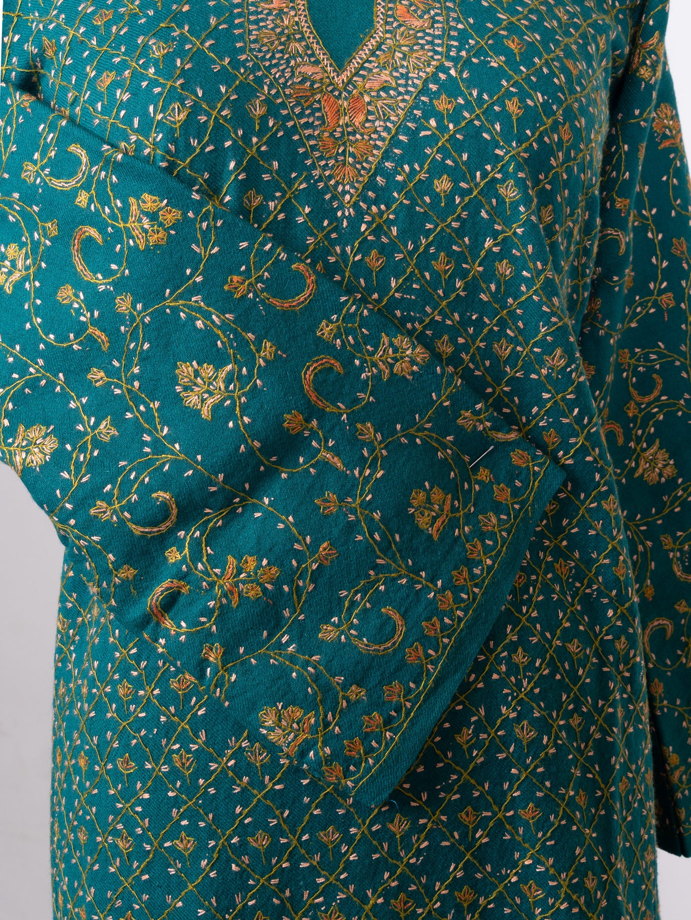 Jade Lattice Sozni Hand Embroidered Pheran