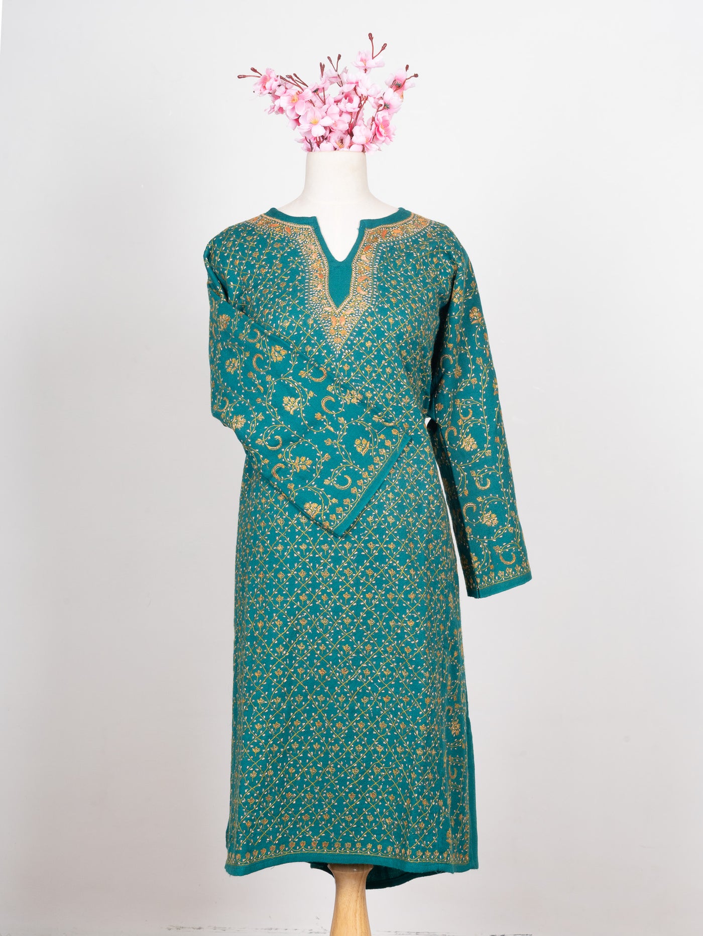 Jade Lattice Sozni Hand Embroidered Pheran
