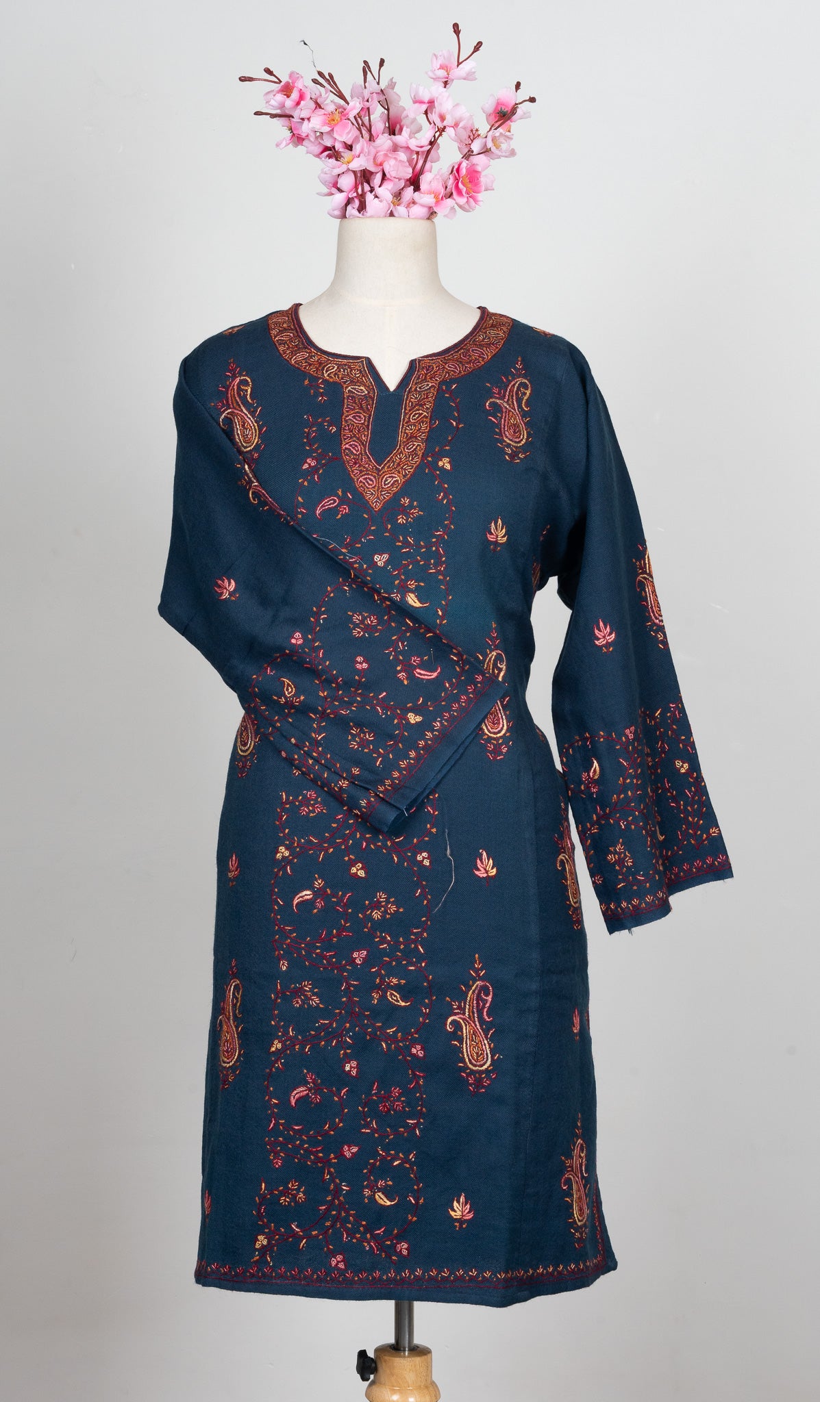 Midnight Scroll Sozni Hand Embroidered Pheran