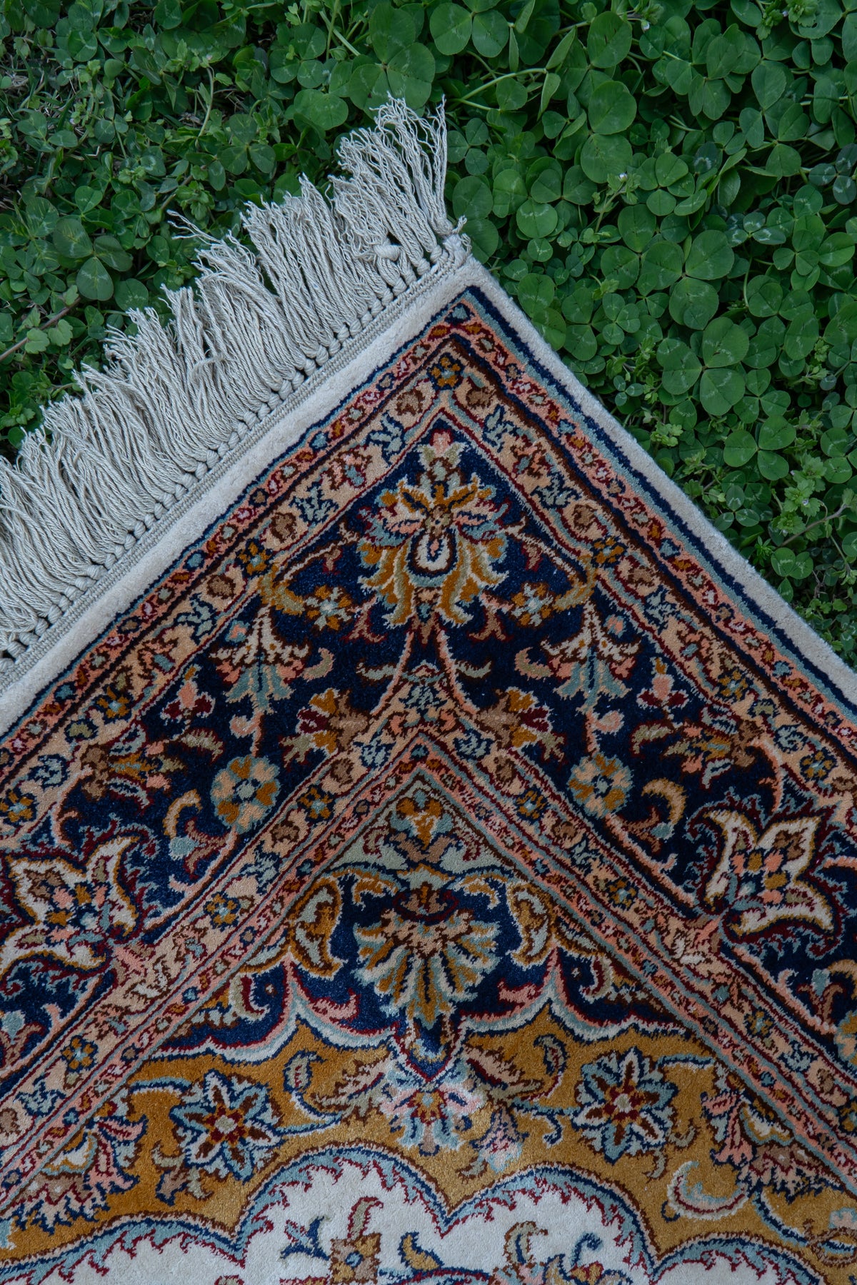2.5ft x 4ft: Amber Horizon Mosaic: Hand Knotted Mulberry silk on silk Kashmiri Carpet