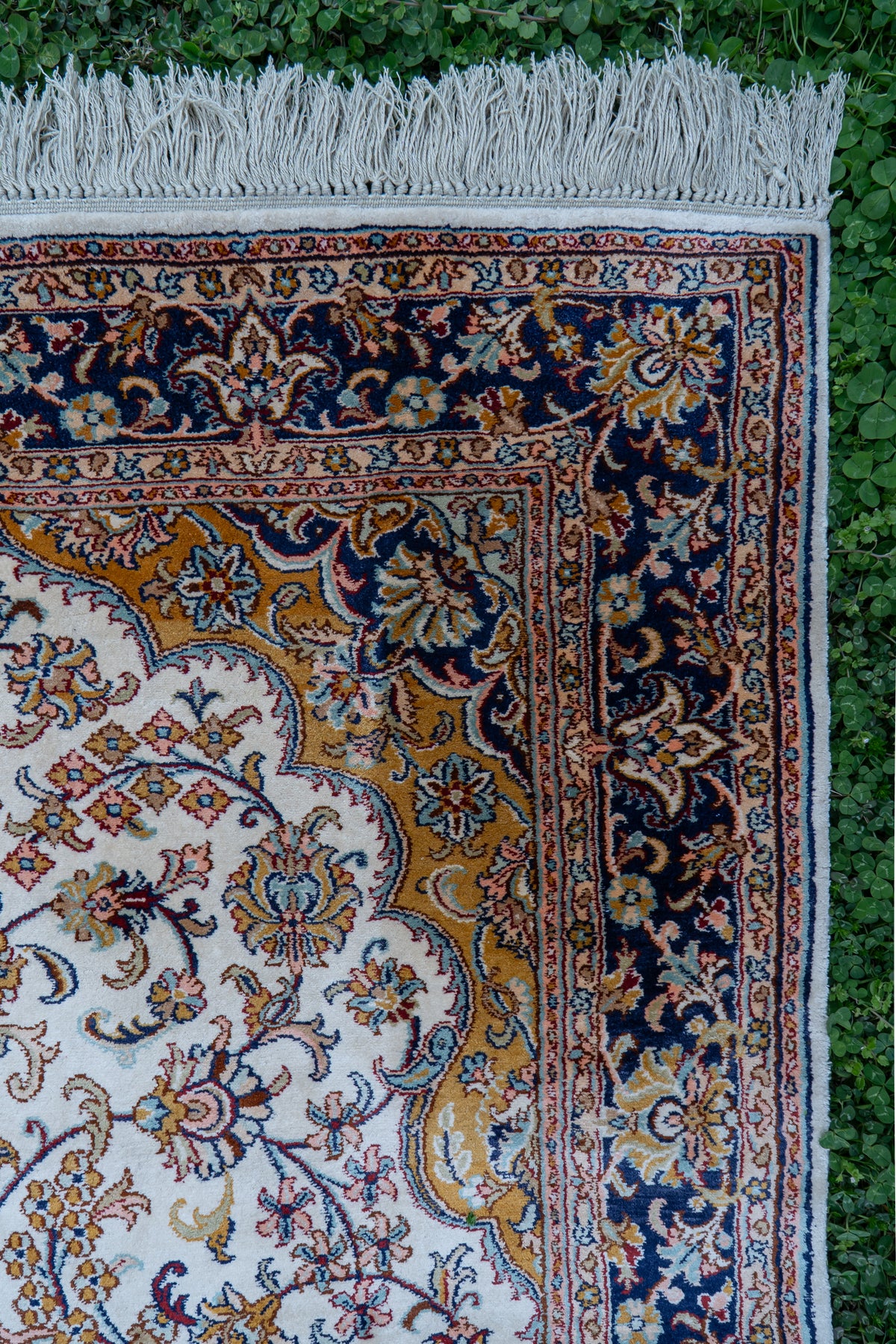 2.5ft x 4ft: Amber Horizon Mosaic: Hand Knotted Mulberry silk on silk Kashmiri Carpet