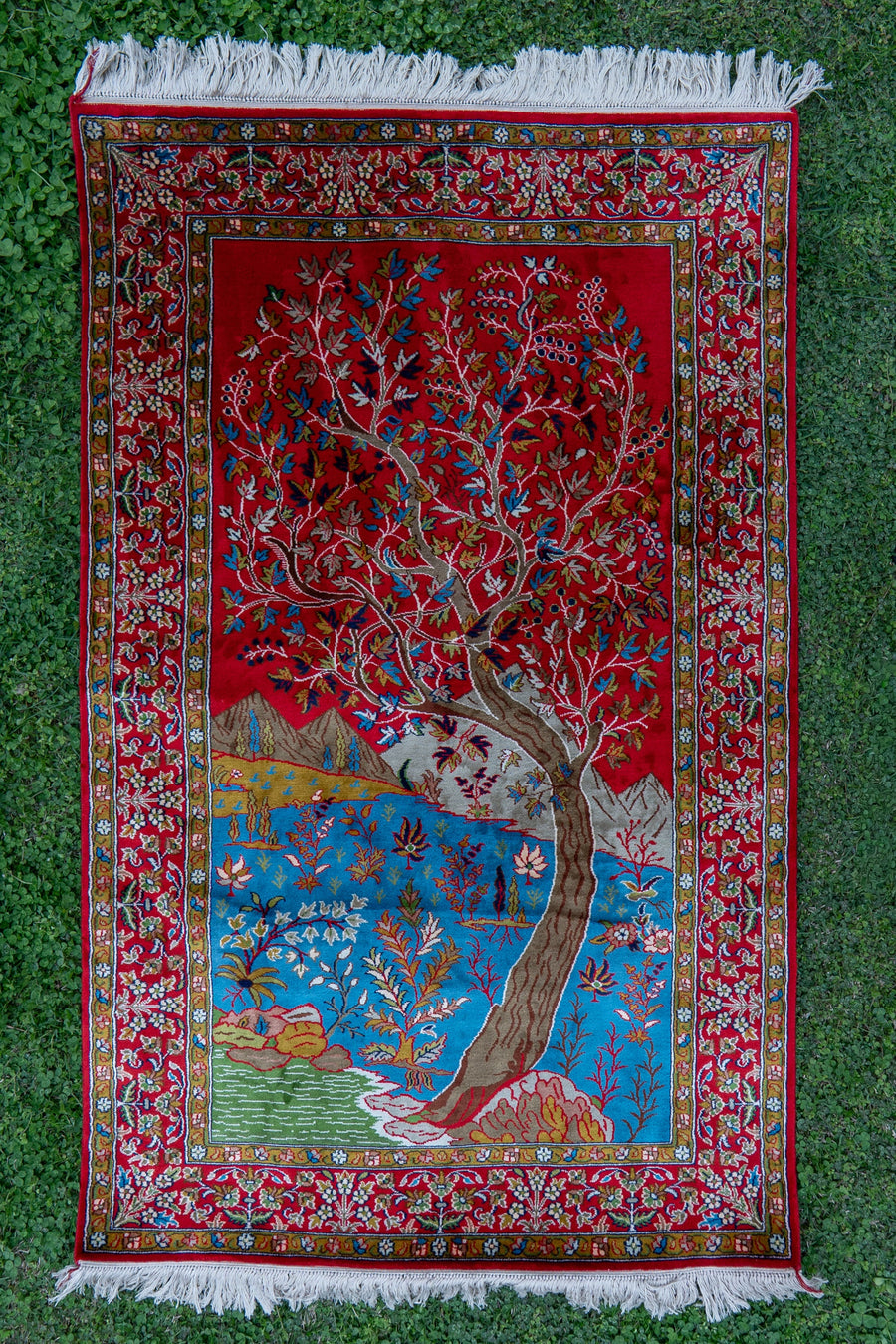 2.5ft x 4ft: Crimson Paradise Tree: Hand Knotted Mulberry silk on silk Kashmiri Carpet