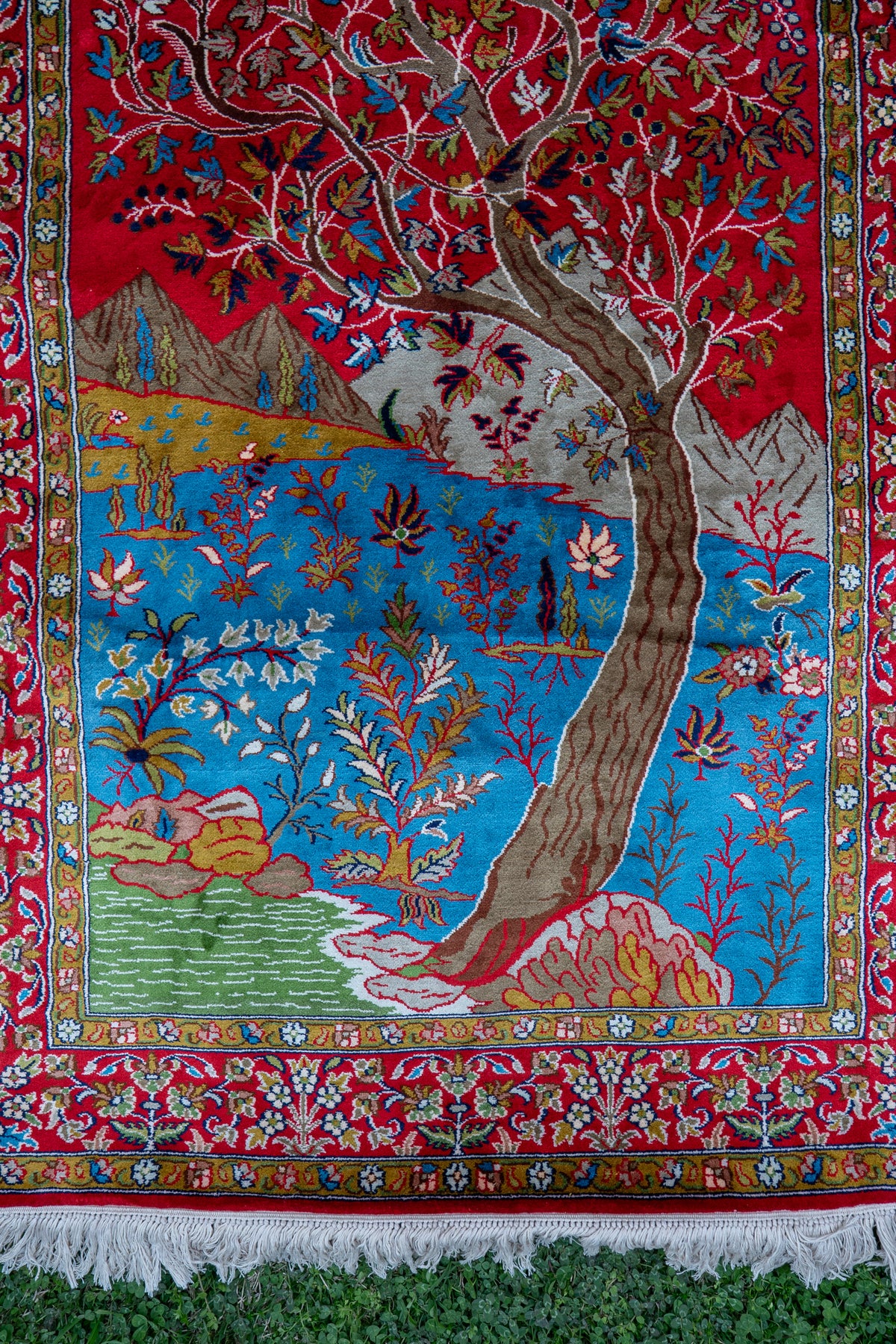 2.5ft x 4ft: Crimson Paradise Tree: Hand Knotted Mulberry silk on silk Kashmiri Carpet