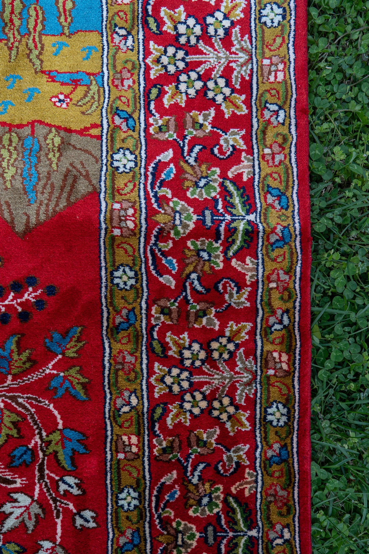 2.5ft x 4ft: Crimson Paradise Tree: Hand Knotted Mulberry silk on silk Kashmiri Carpet