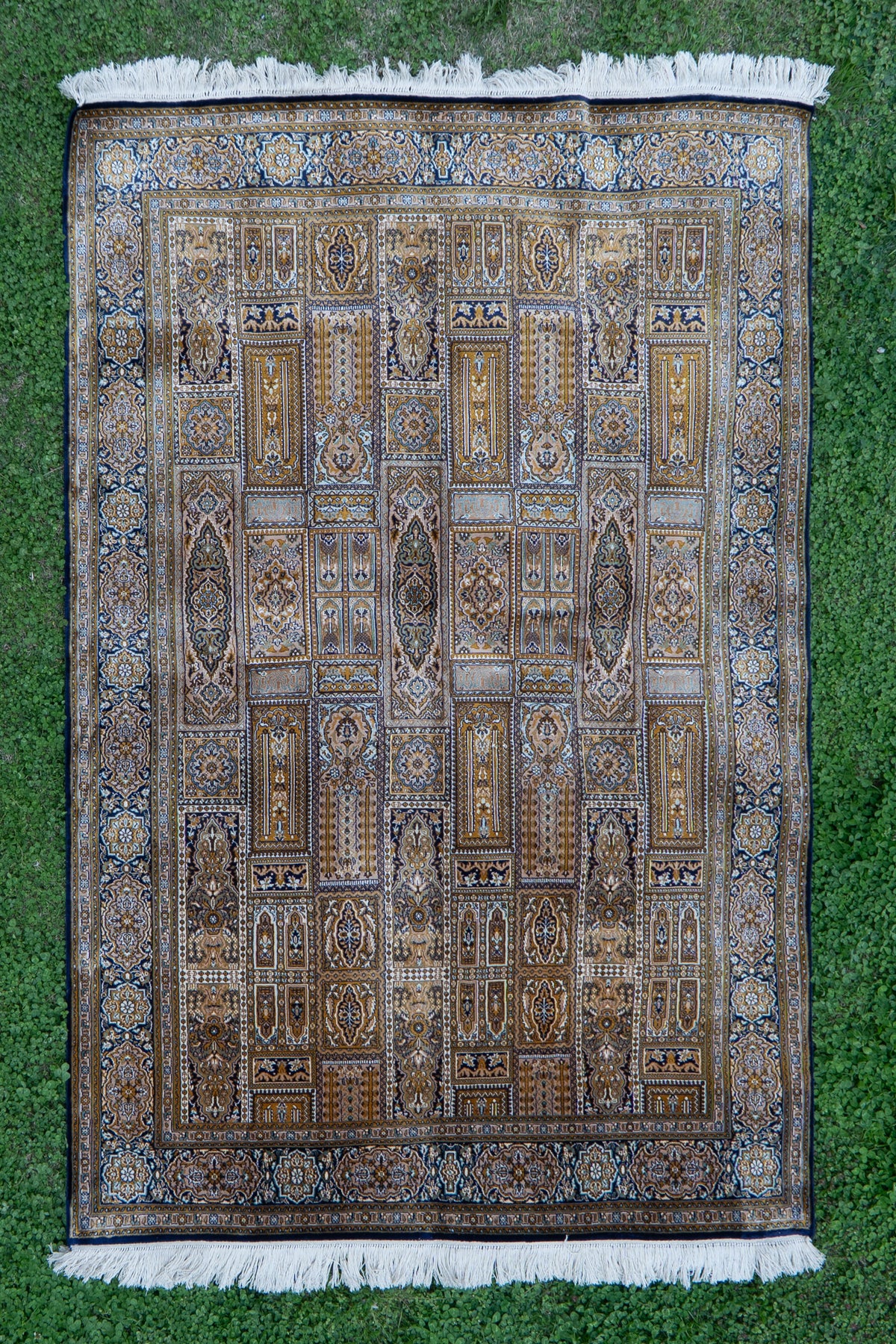 6ft x 4ft Panel Heritage: Hand Knotted Mulberry silk on silk Kashmiri Carpet
