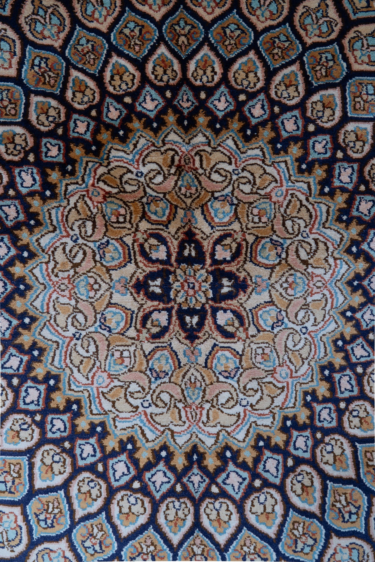 5ft x 3ft: Ivory Petal Radiance: Hand Knotted Mulberry silk on silk Kashmiri Carpet