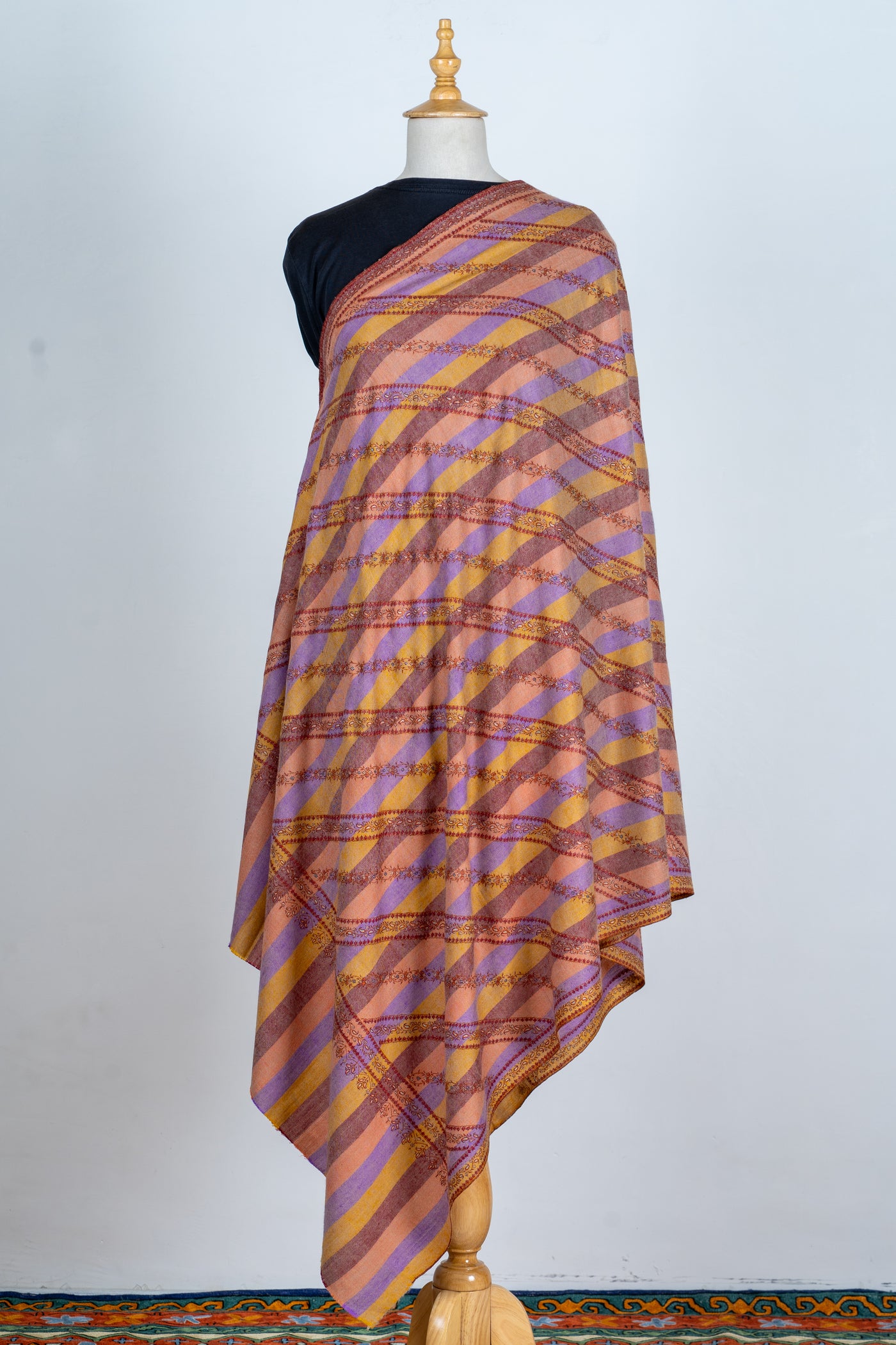 Gulnaar Baadal – Handcrafted Multistrip Pashmina Shawl
