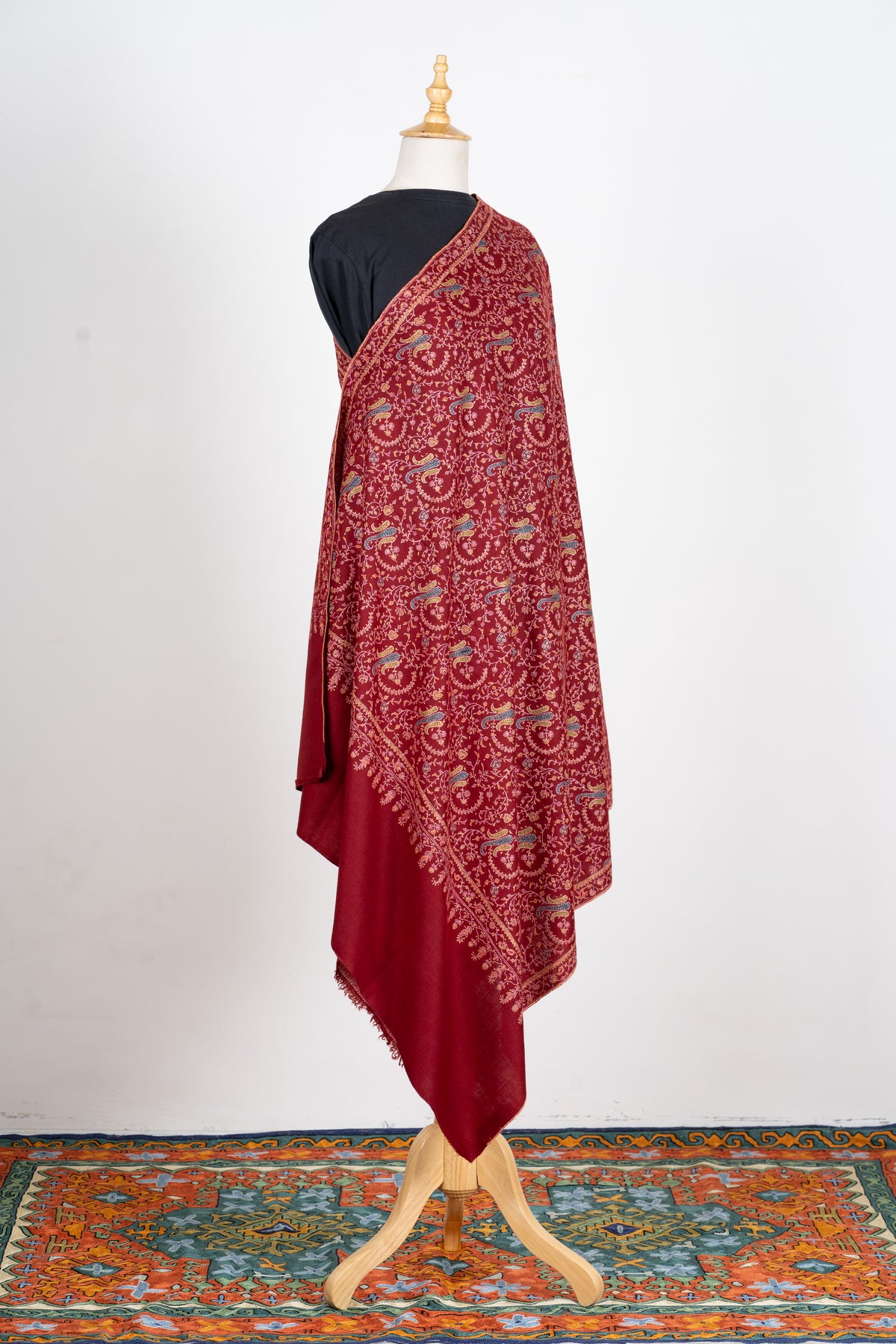 Laleh – Crimson Sozni Hand-Embroidered Pure Pashmina Shawl