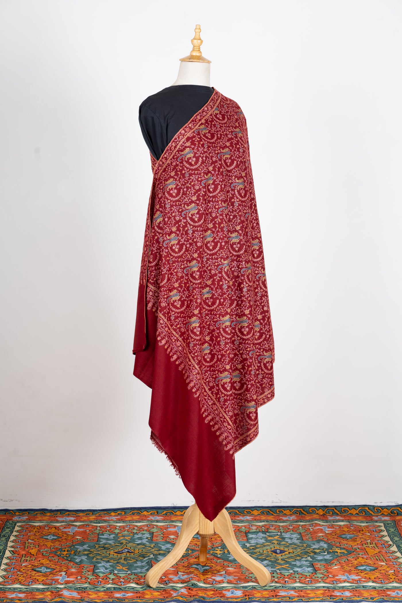 Laleh – Crimson Sozni Hand-Embroidered Pure Pashmina Shawl