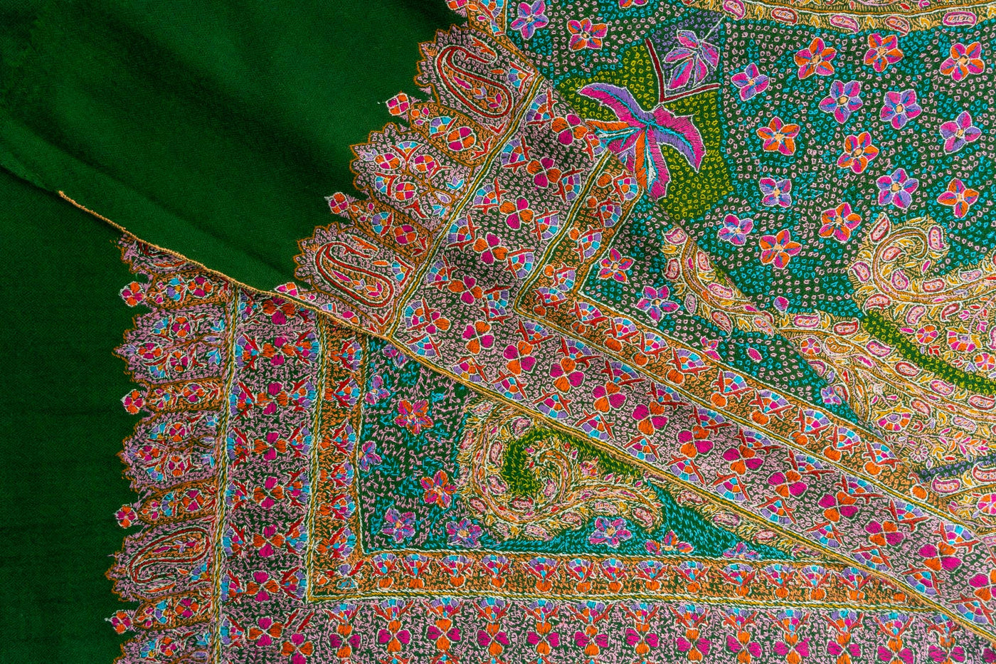 Zameeni Zewar Sozni Shawl: Pure Pashmina Shawl with Heavy Sozni Hand Embroidery