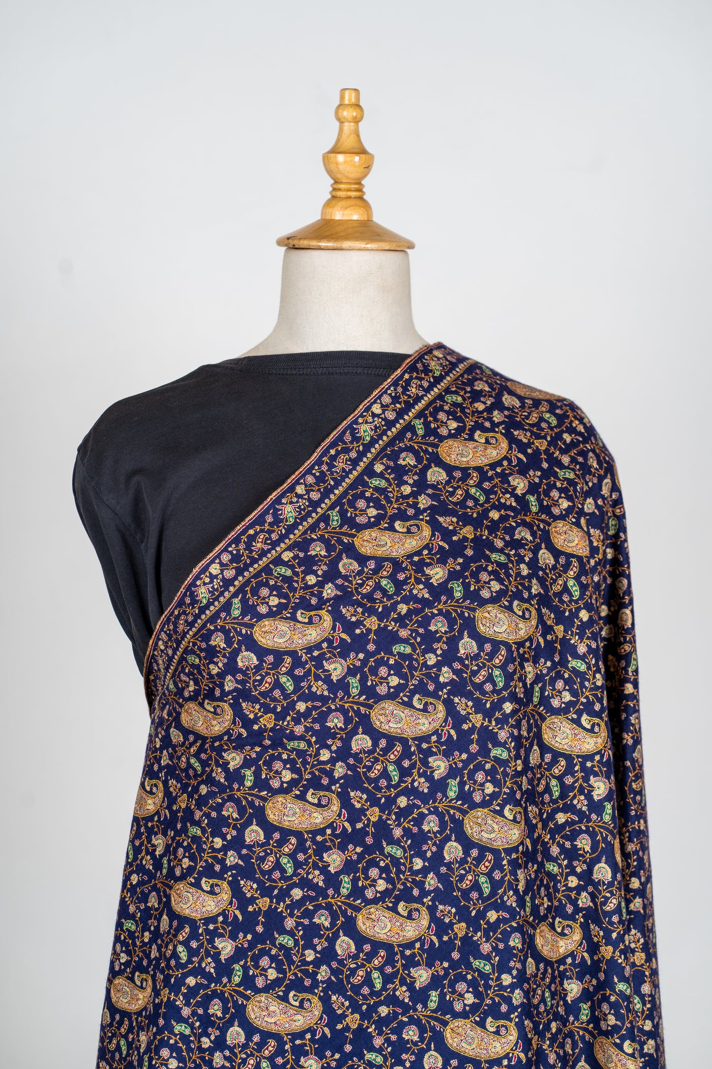 Shahkaar-e-Resham – Pure Silk Thread Sozni Embroidered on Pashmina Shawl