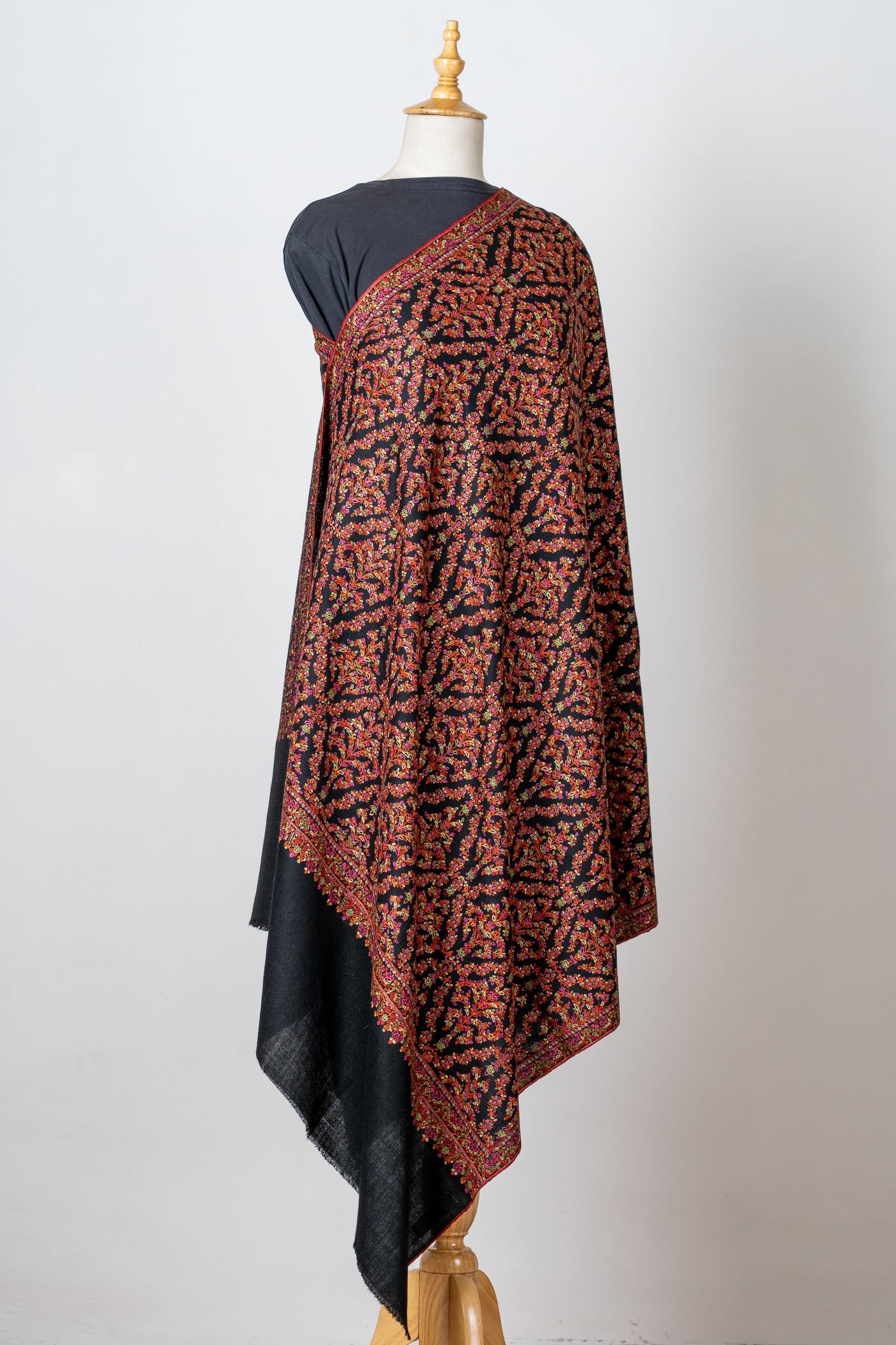 Shabnum-e-Gul – Crimson Sozni Hand-Embroidered Pashmina Shawl