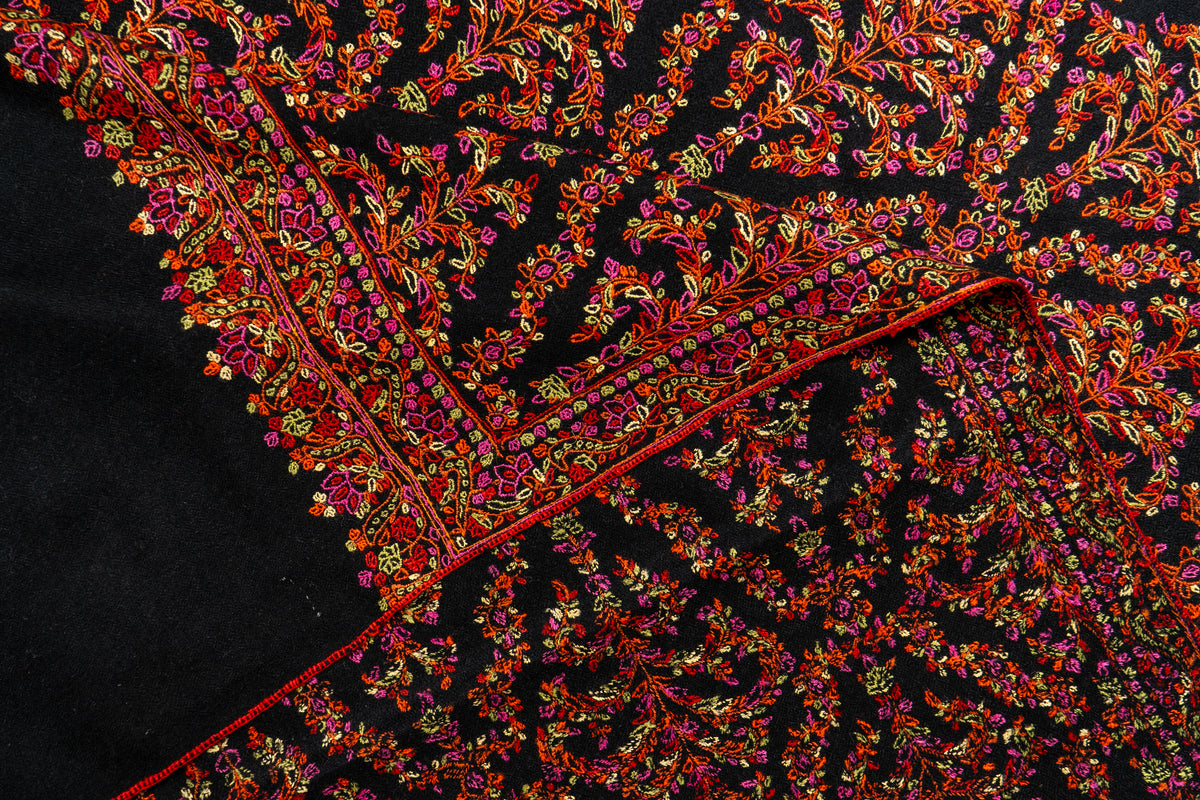 Shabnum-e-Gul – Crimson Sozni Hand-Embroidered Pashmina Shawl