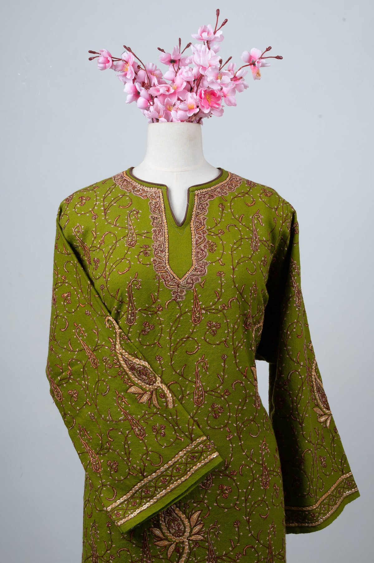 Verdant Vine Sozni Hand Embroidered Fine Merino Wool Pheran
