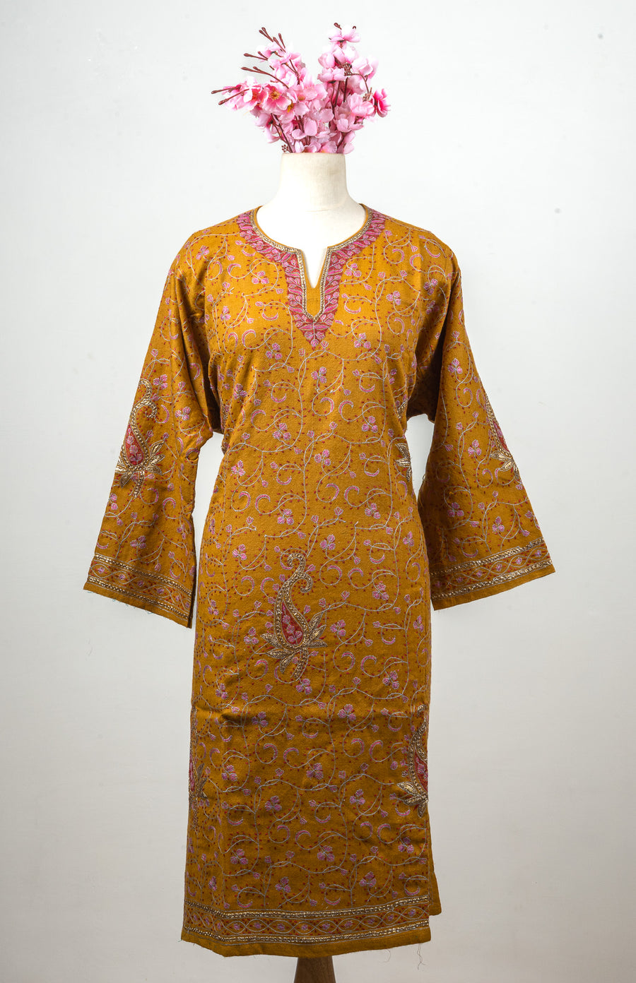 Amber Vine Sozni Hand Embroidered Fine Merino Wool Pheran