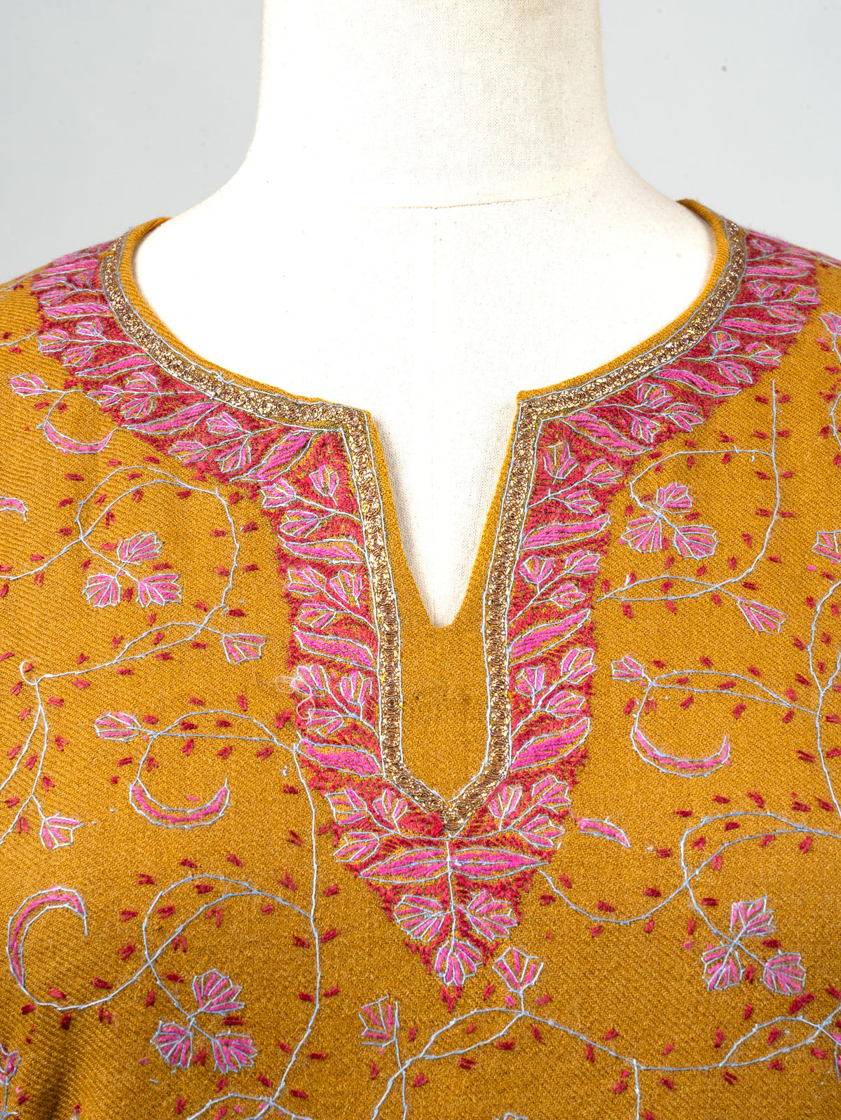 Amber Vine Sozni Hand Embroidered Fine Merino Wool Pheran