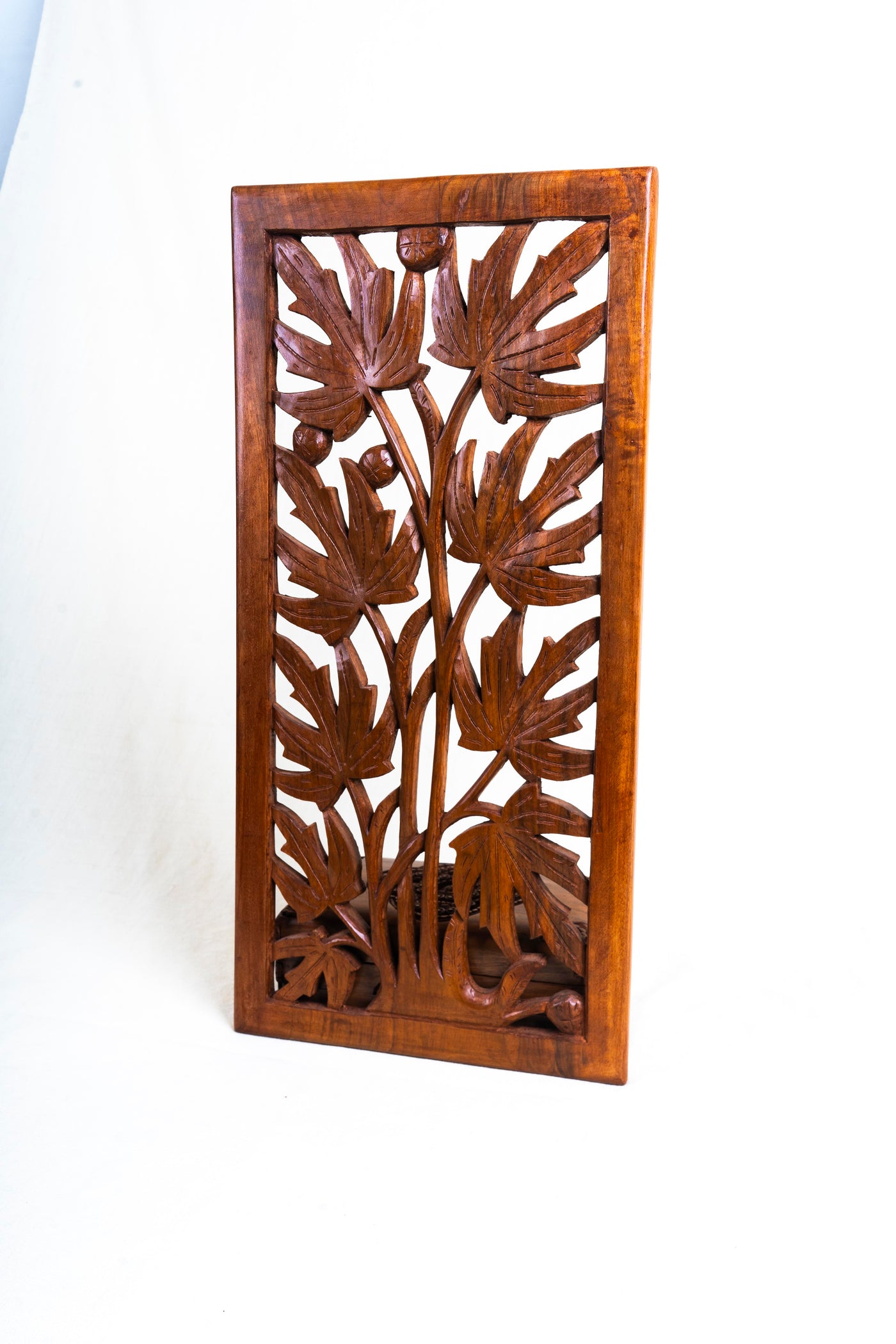 Carved Maple Leaf Wall Décor