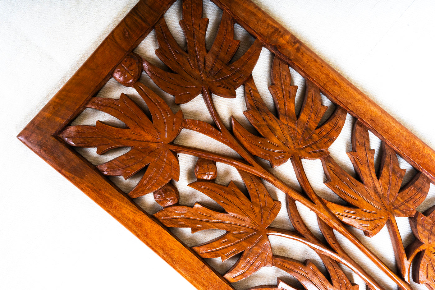 Carved Maple Leaf Wall Décor